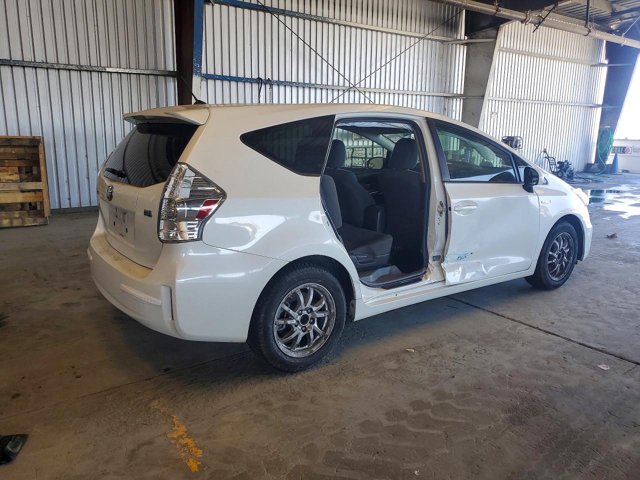 2013 Toyota Prius V Two White vin: JTDZN3EU1D3255976