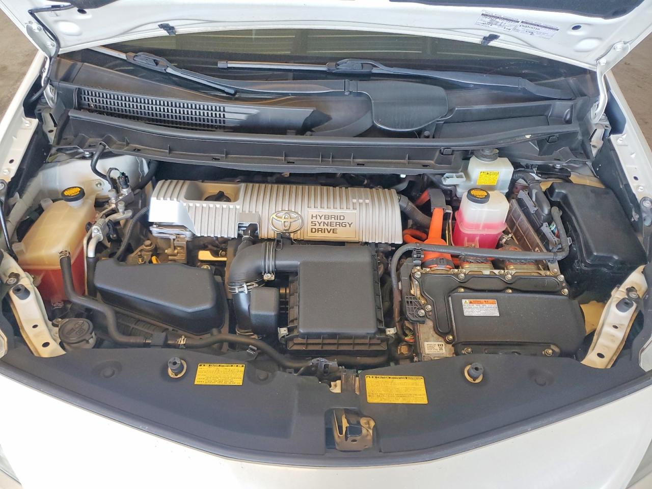 2013 Toyota Prius V Two White vin: JTDZN3EU1D3255976