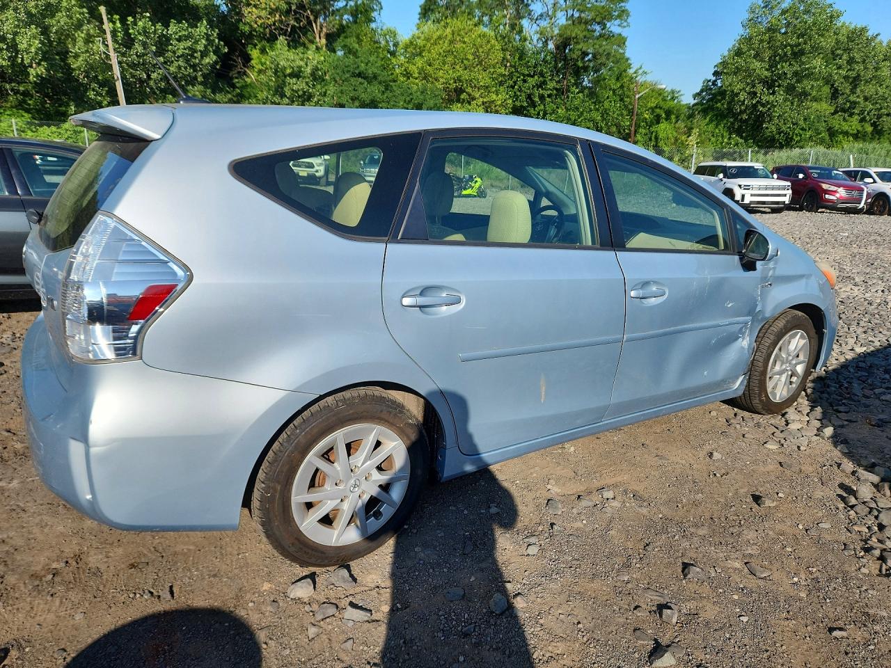 2013 Toyota Prius V Three Blue vin: JTDZN3EU1D3275631