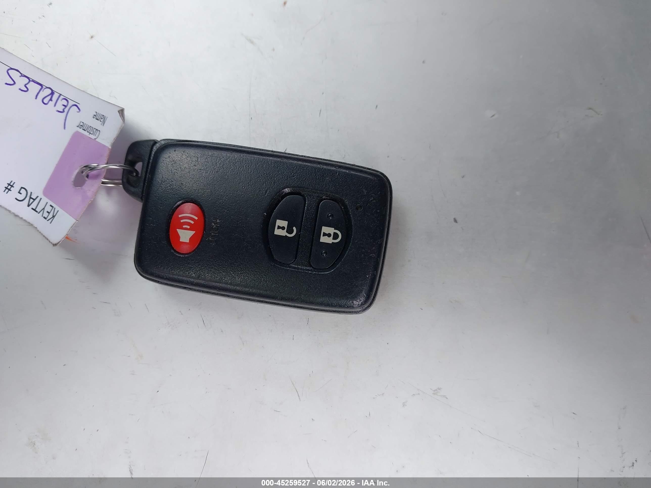 2013 Toyota Prius V Two Green vin: JTDZN3EU1D3283292