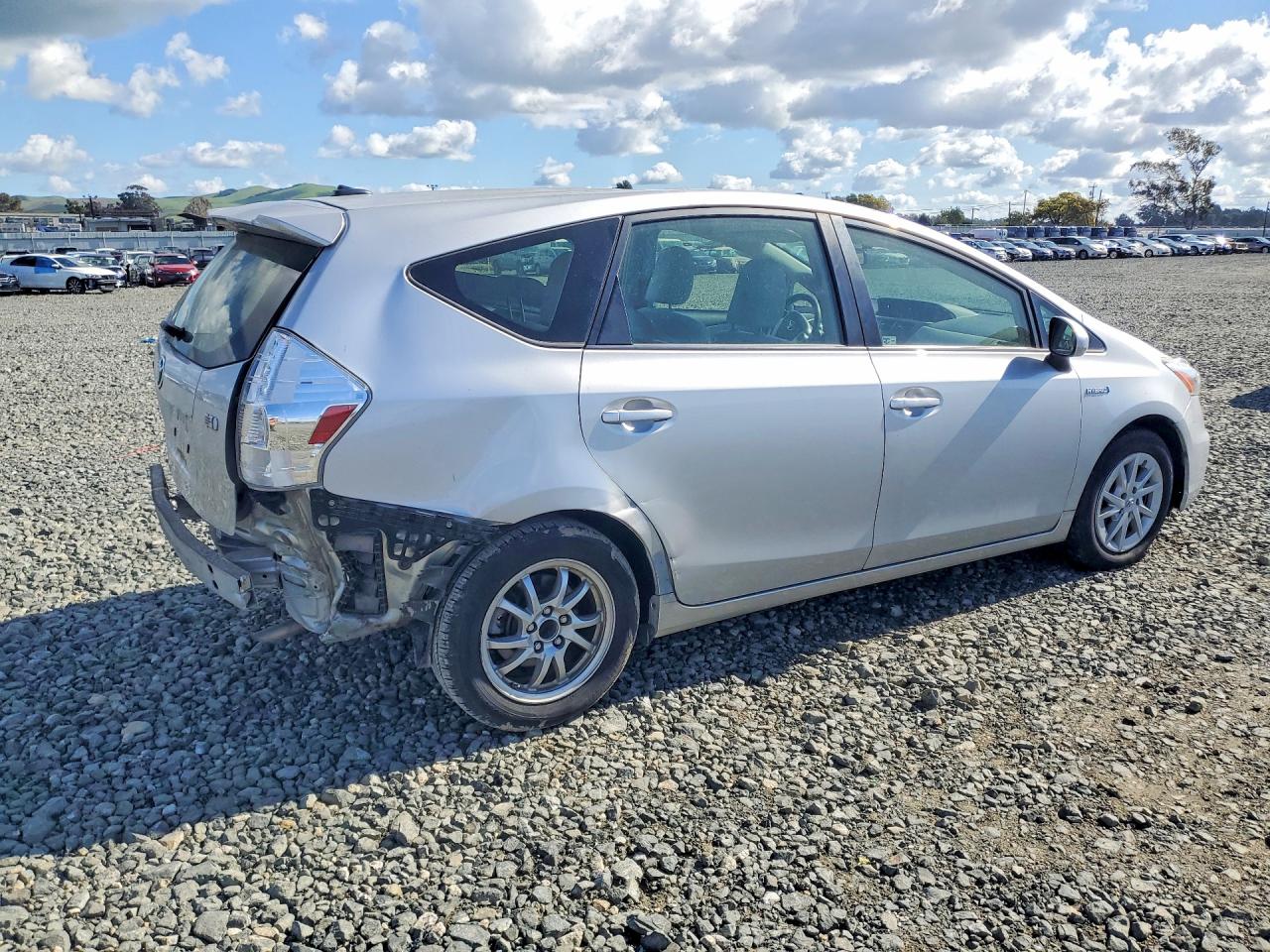 2014 Toyota Prius V Серебряный vin: JTDZN3EU1E3293936