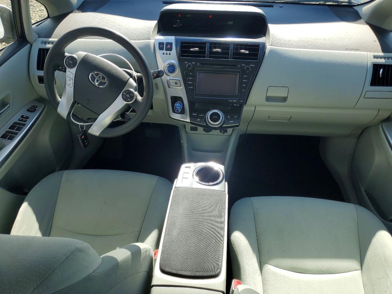 2014 Toyota Prius V Серебряный vin: JTDZN3EU1E3293936