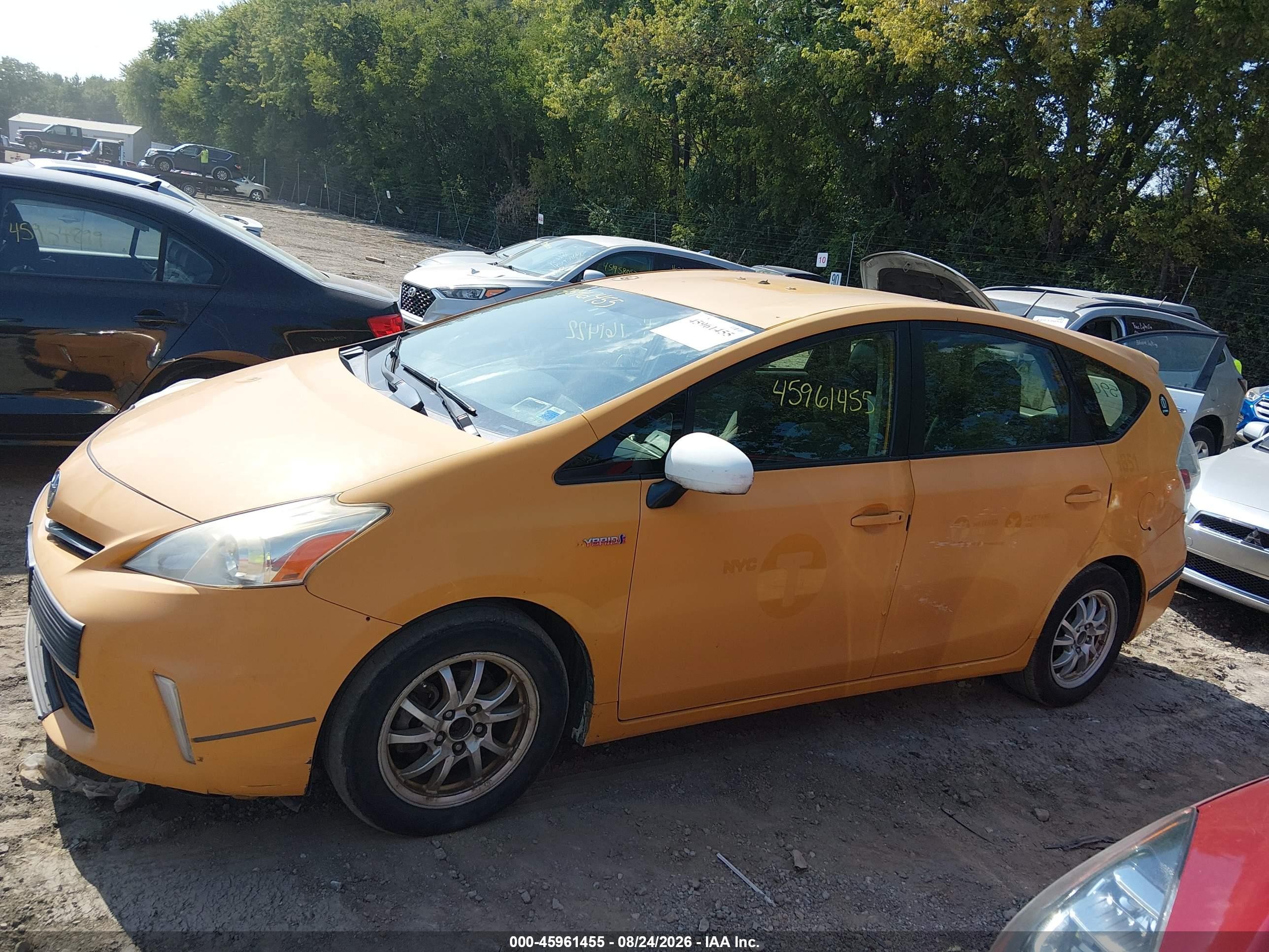 2014 Toyota Prius V Two Orange vin: JTDZN3EU1E3304210