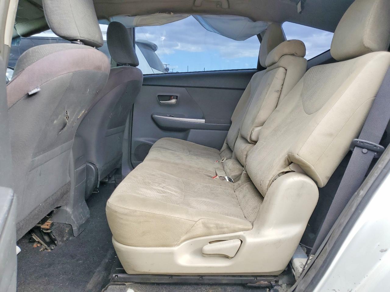 2014 Toyota Prius V Two Белый vin: JTDZN3EU1EJ006154