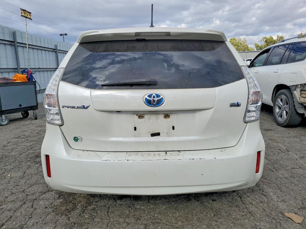 2014 Toyota Prius V Two Белый vin: JTDZN3EU1EJ006154
