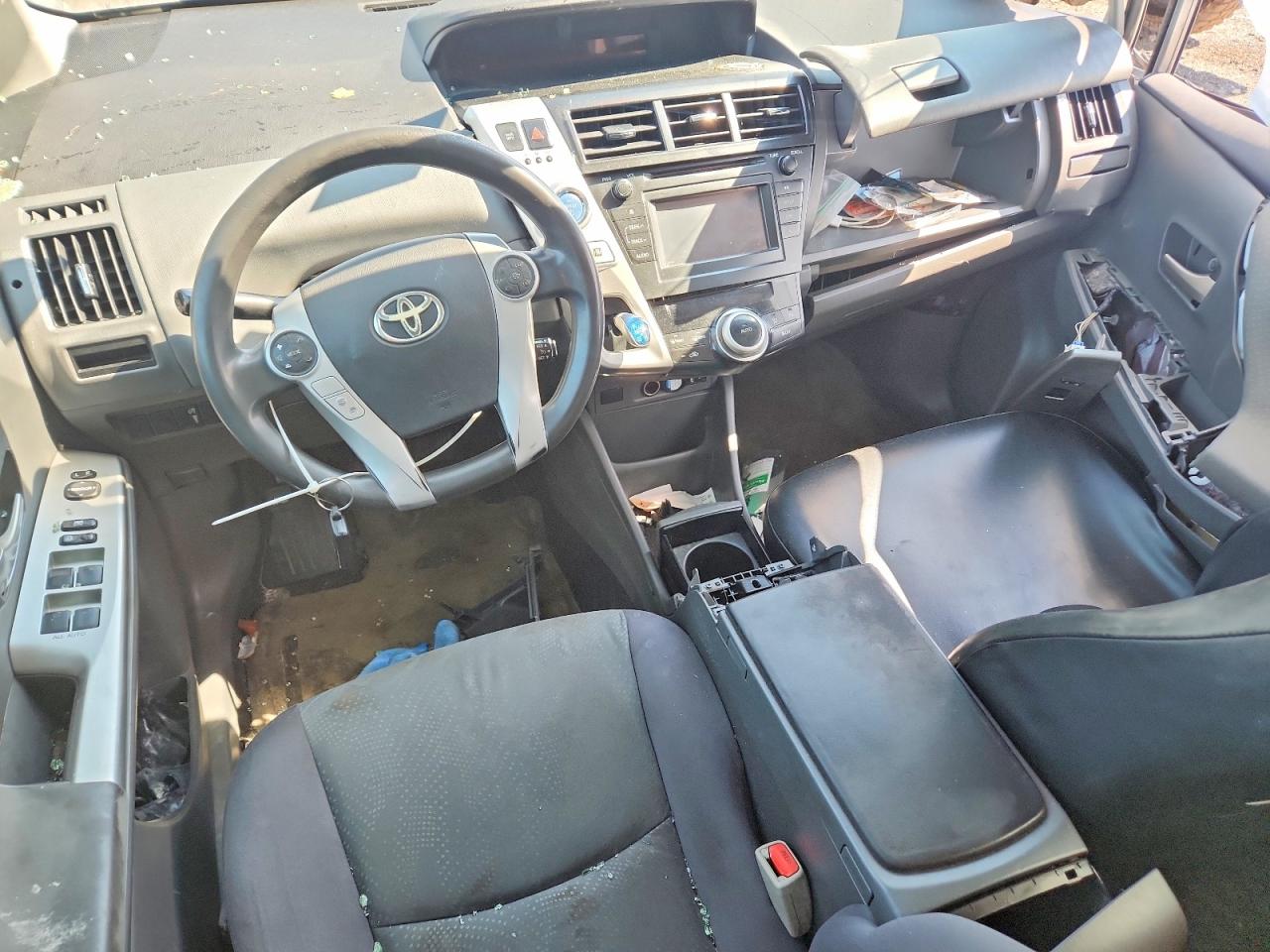 2014 Toyota Prius V Two Silver vin: JTDZN3EU1EJ010513