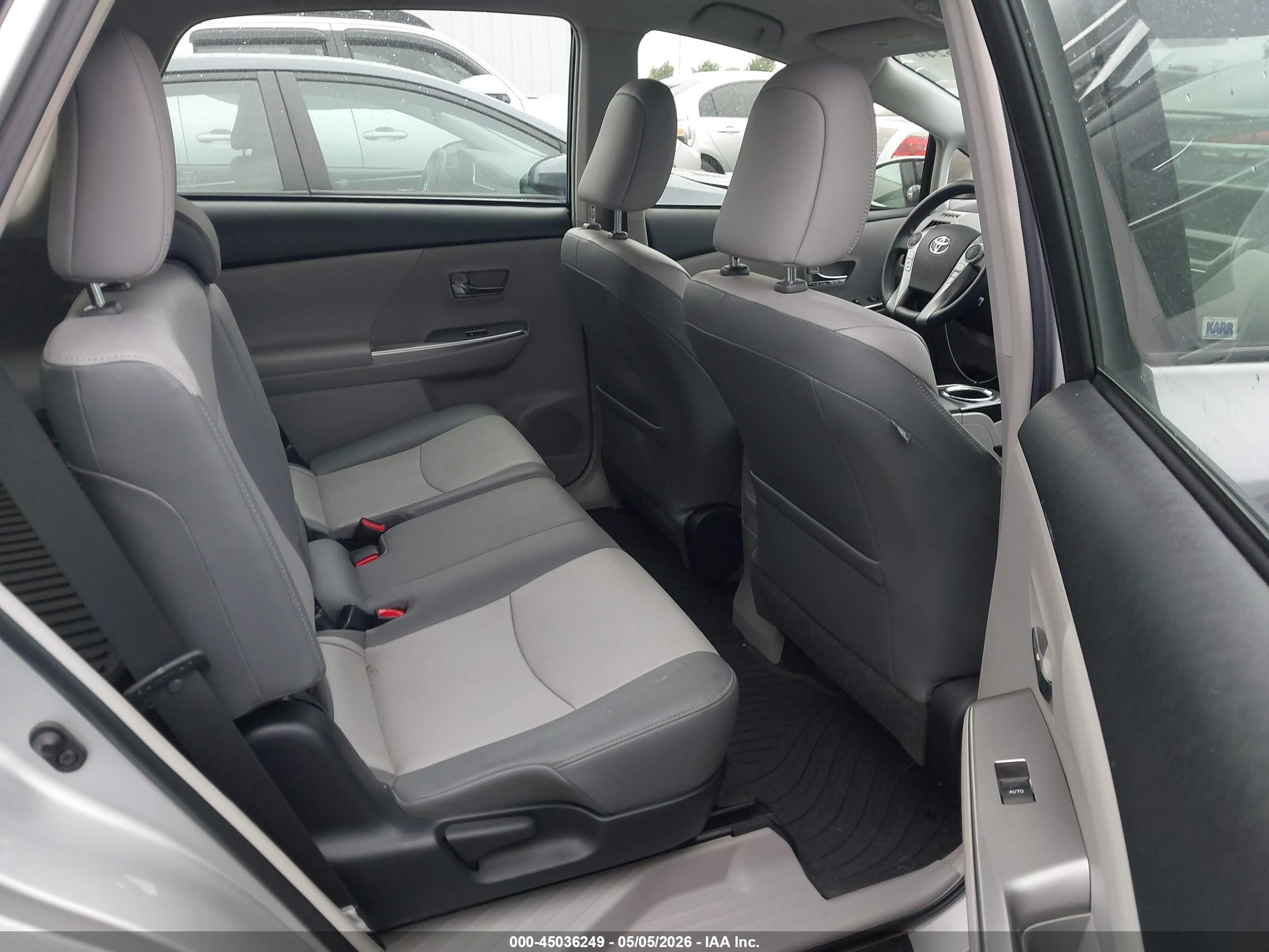 2015 Toyota Prius V Four Серый vin: JTDZN3EU1FJ016507