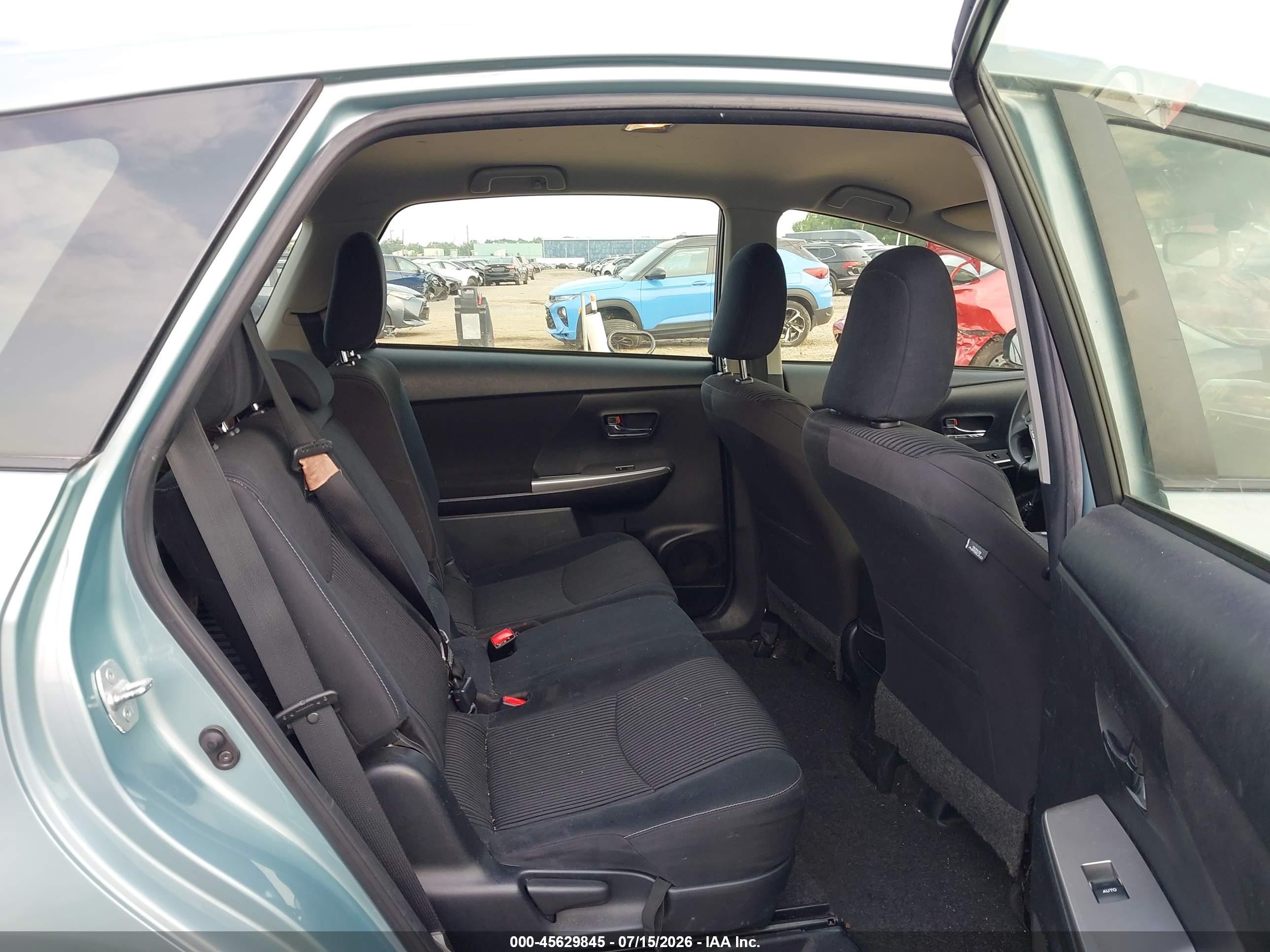 2015 Toyota Prius V Three Бирюзовый vin: JTDZN3EU1FJ021741