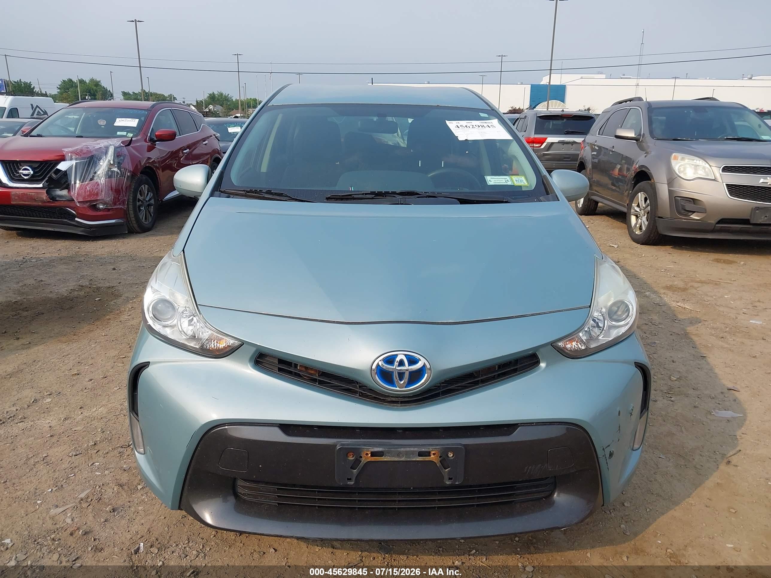 2015 Toyota Prius V Three Бирюзовый vin: JTDZN3EU1FJ021741