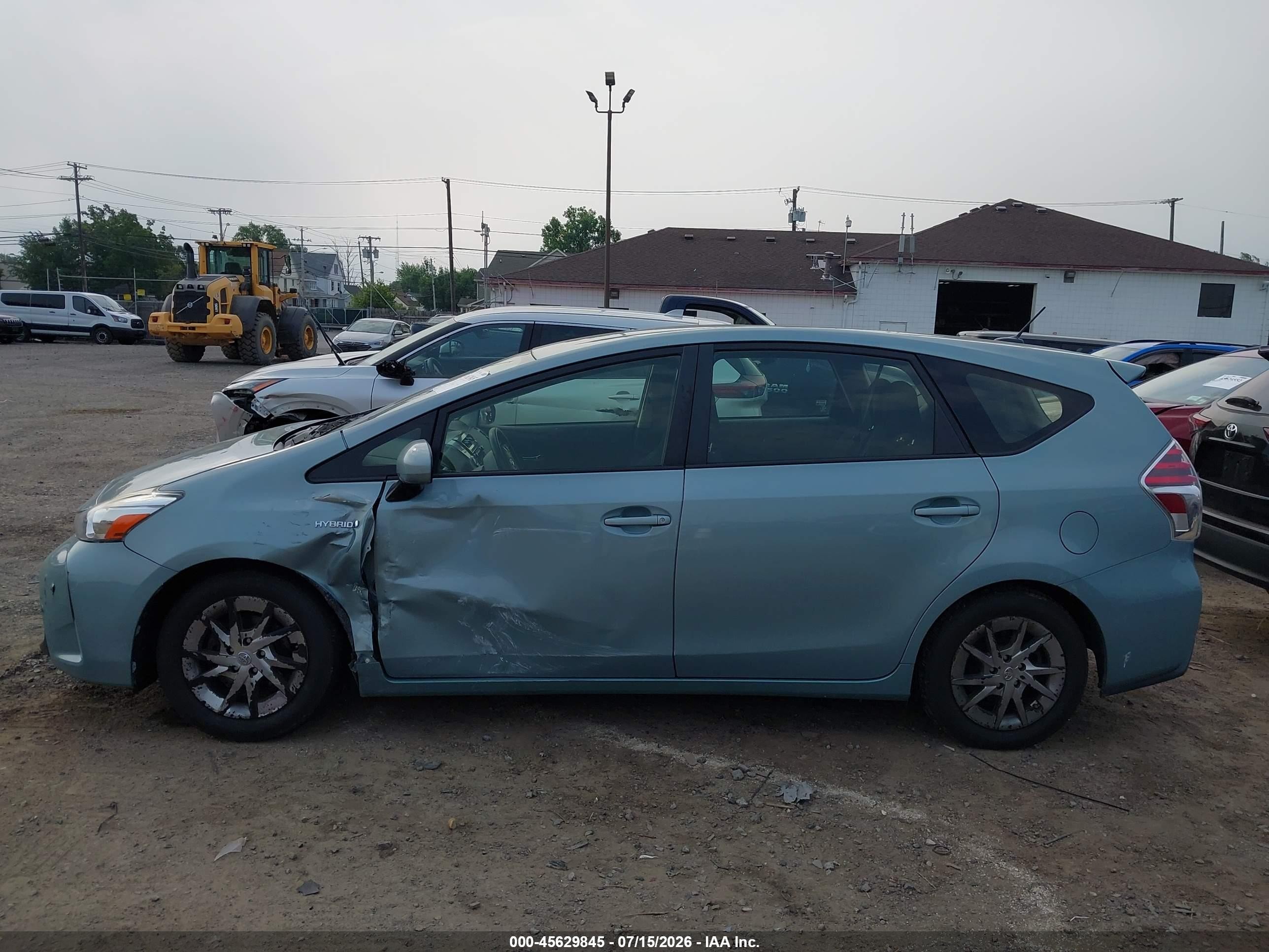 2015 Toyota Prius V Three Бирюзовый vin: JTDZN3EU1FJ021741