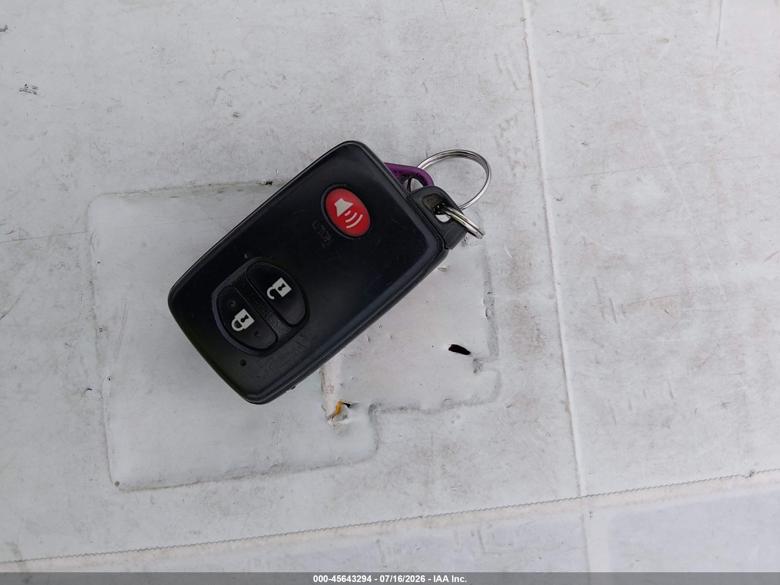2015 Toyota Prius V Two Белый vin: JTDZN3EU1FJ026504