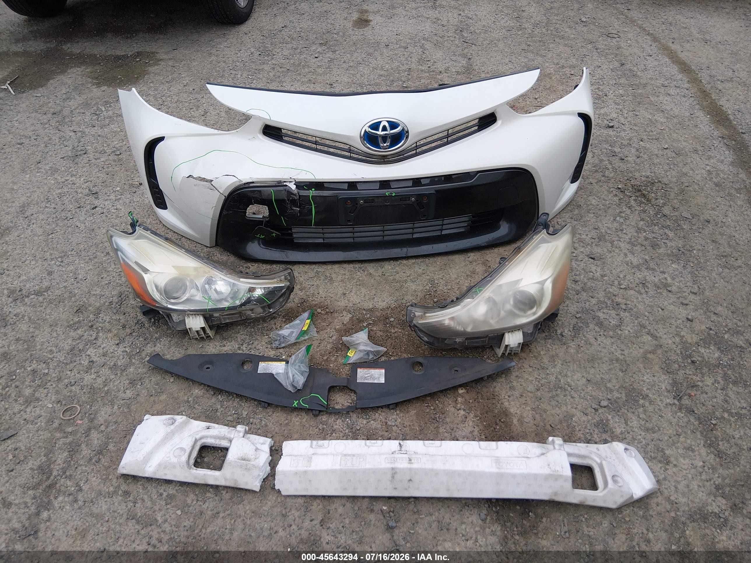 2015 Toyota Prius V Two Белый vin: JTDZN3EU1FJ026504