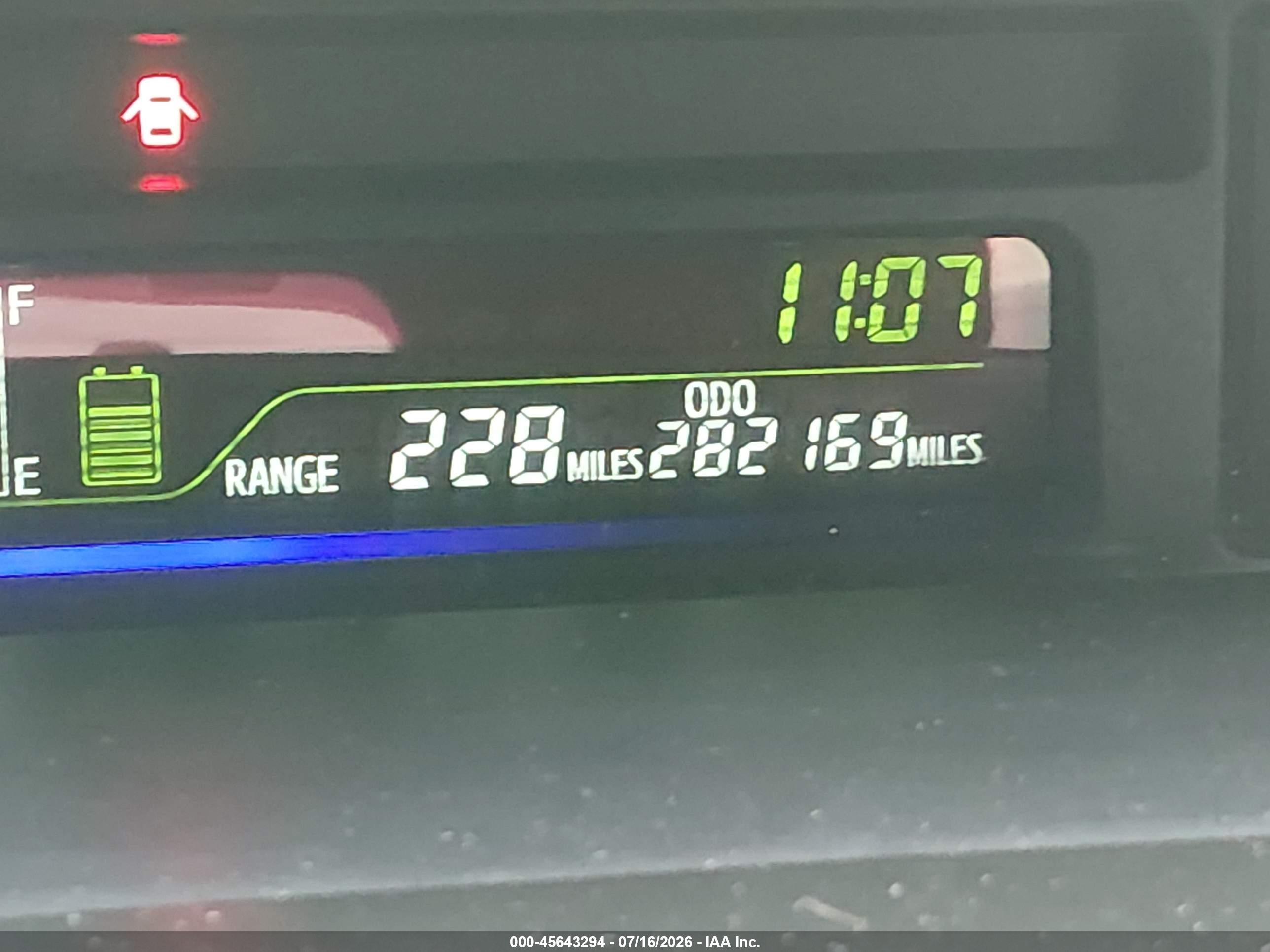 2015 Toyota Prius V Two Белый vin: JTDZN3EU1FJ026504