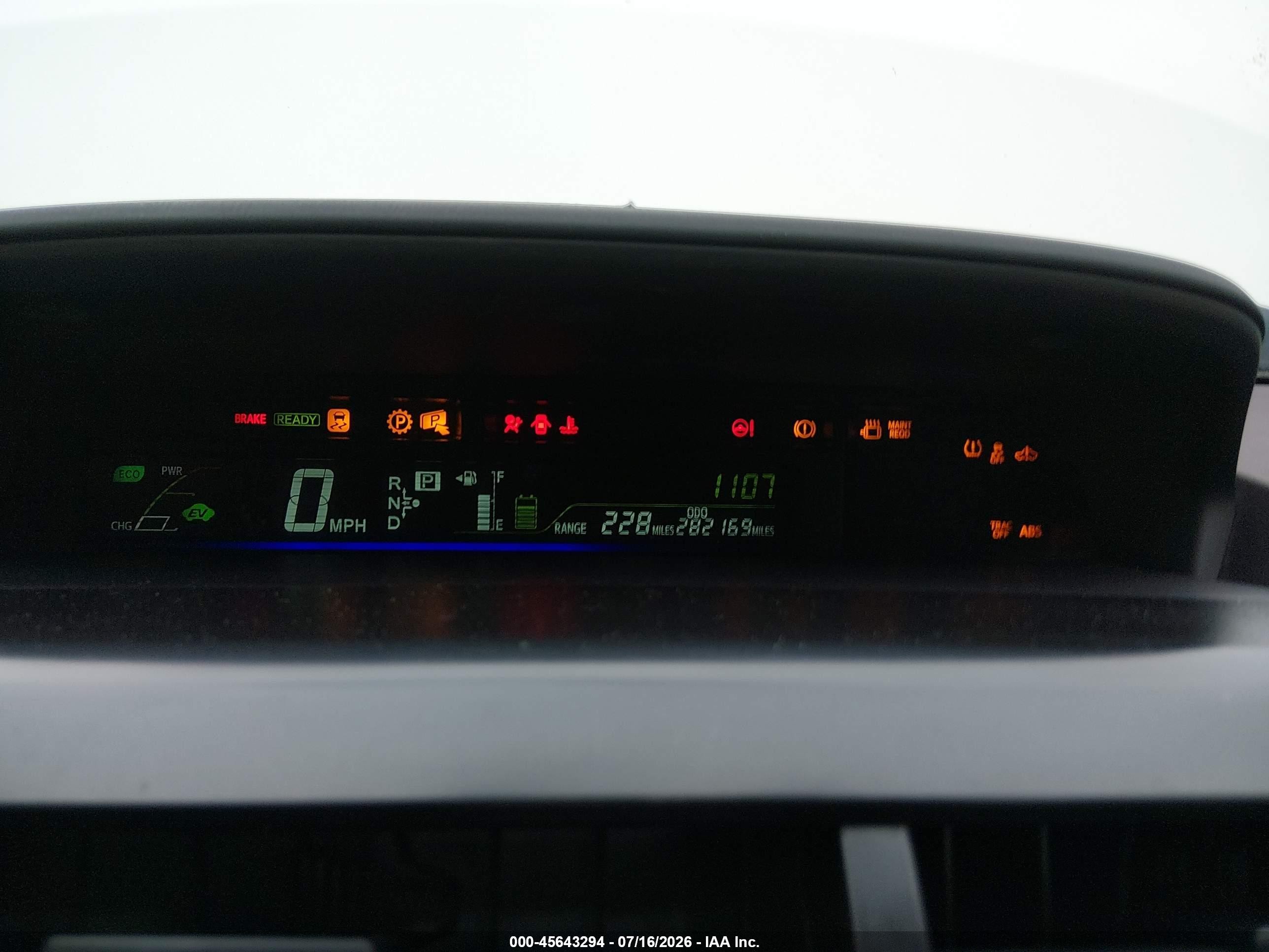2015 Toyota Prius V Two Белый vin: JTDZN3EU1FJ026504