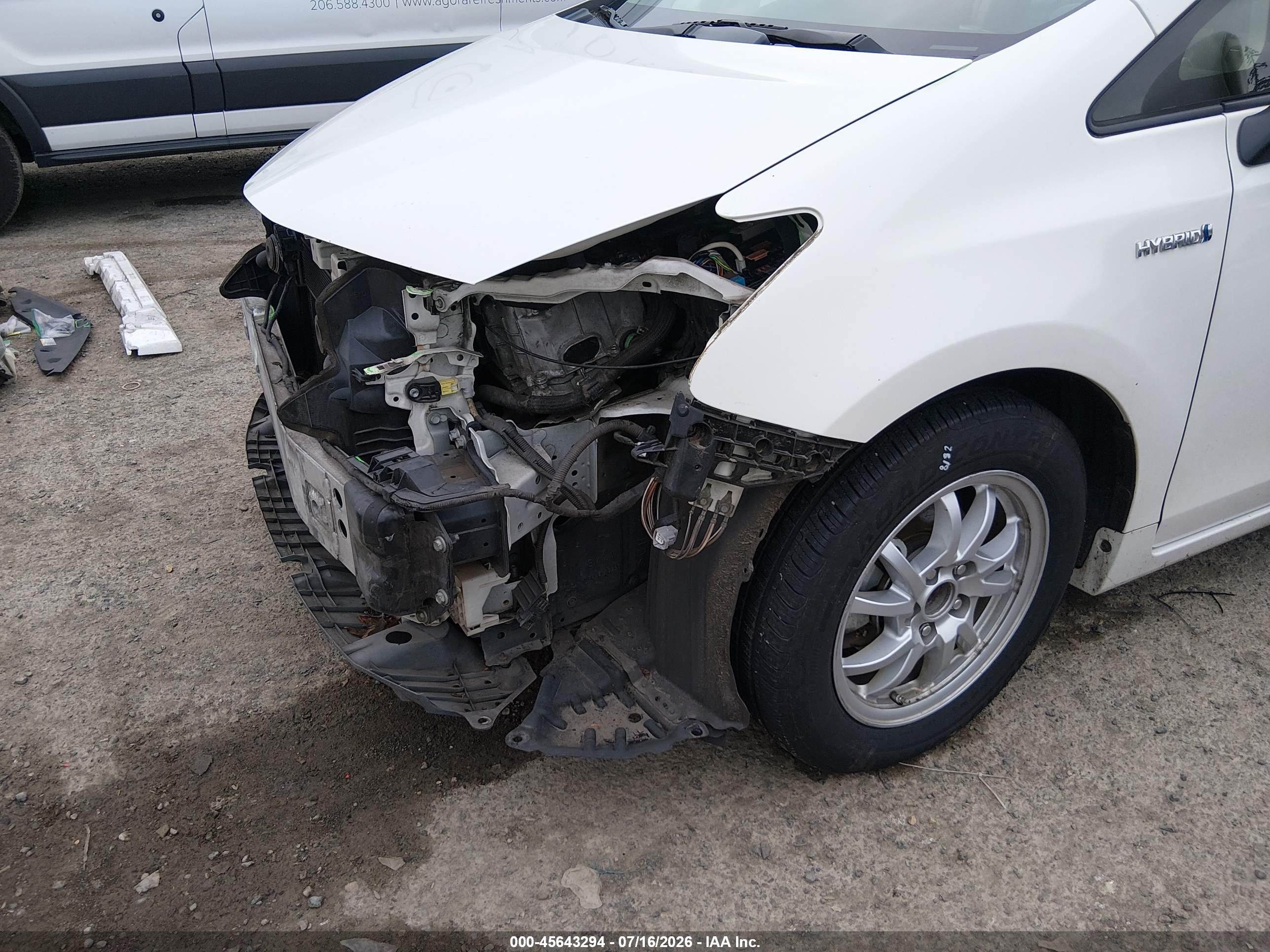 2015 Toyota Prius V Two Белый vin: JTDZN3EU1FJ026504