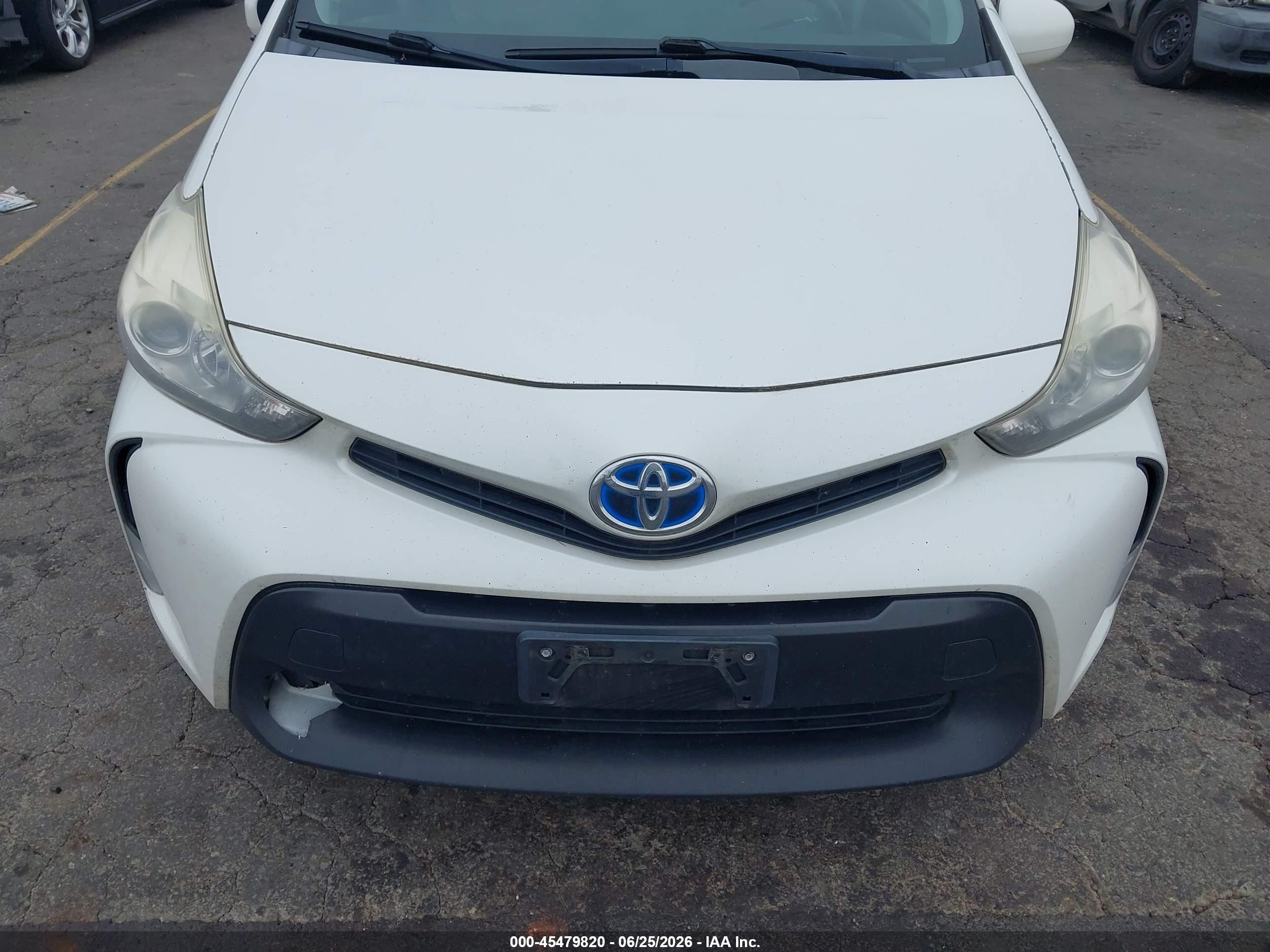 2015 Toyota Prius V Two White vin: JTDZN3EU1FJ040581