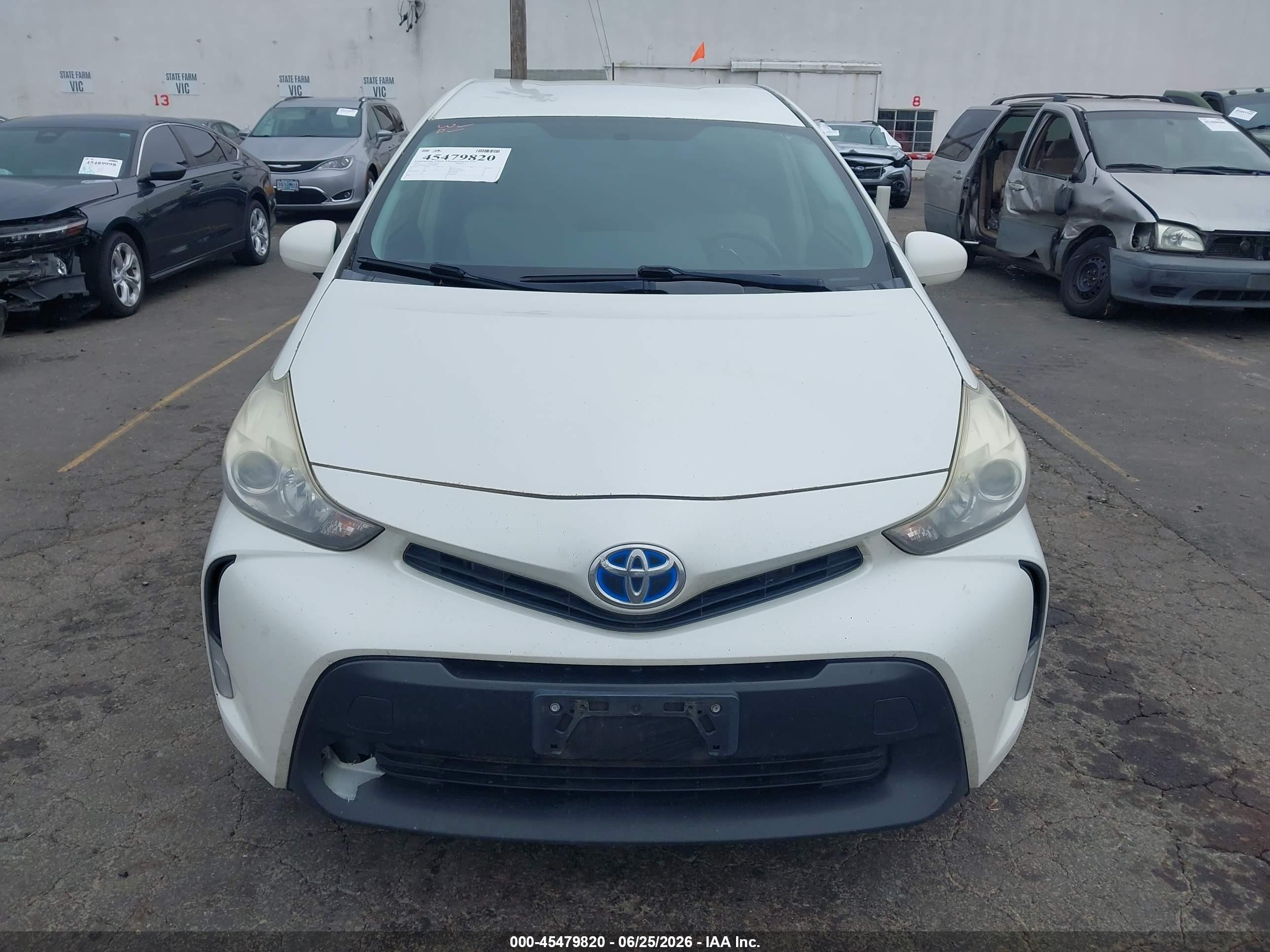 2015 Toyota Prius V Two White vin: JTDZN3EU1FJ040581