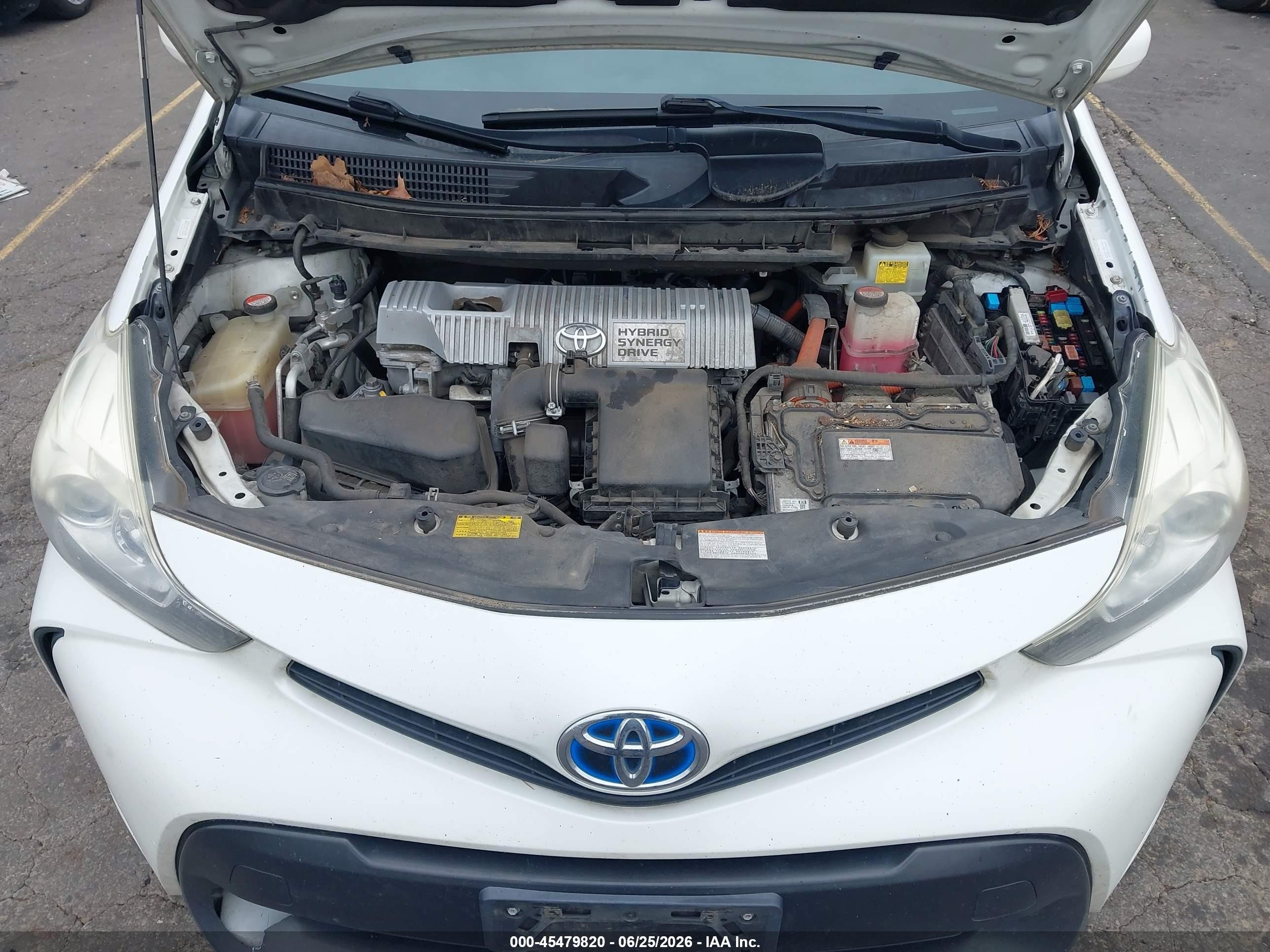 2015 Toyota Prius V Two White vin: JTDZN3EU1FJ040581