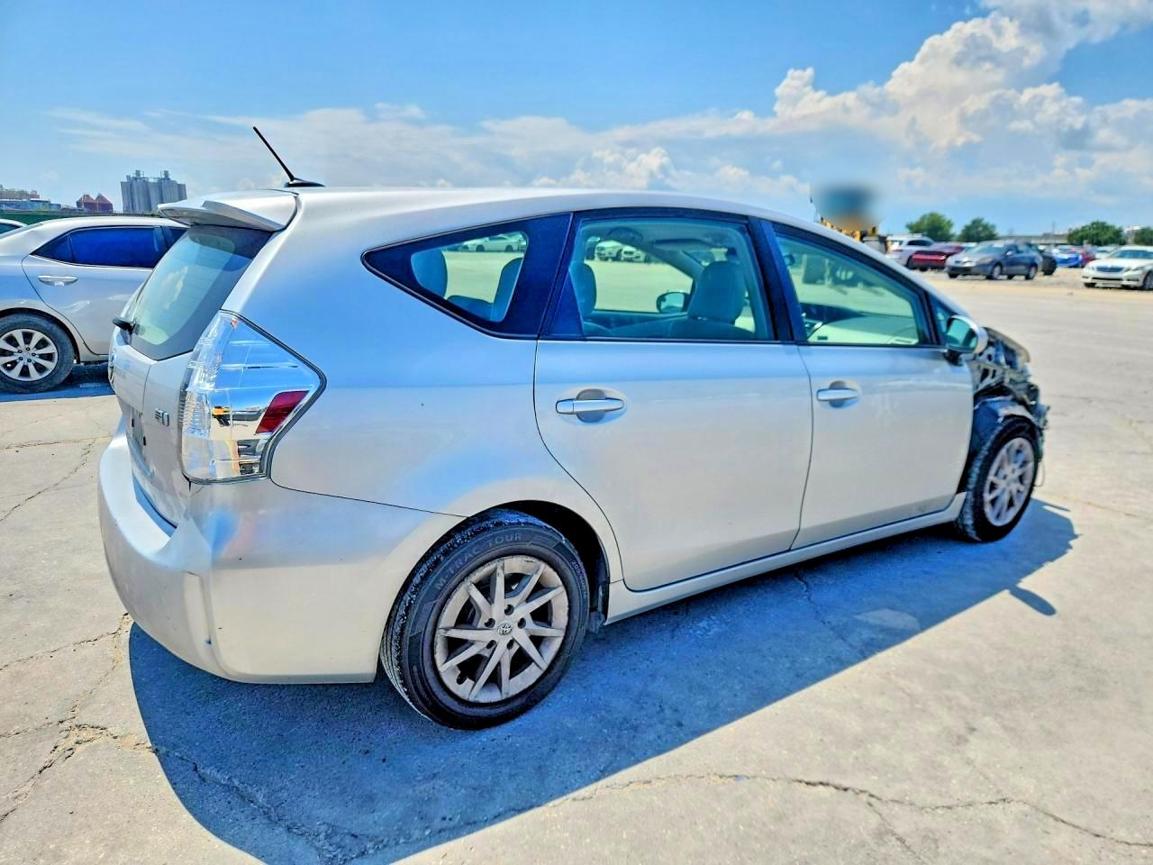 2012 Toyota Prius V Three Silver vin: JTDZN3EU2C3033557