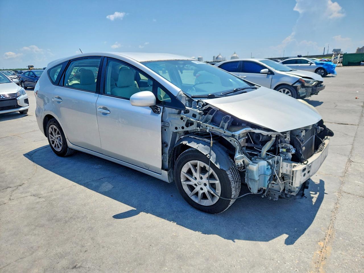 2012 Toyota Prius V Three Silver vin: JTDZN3EU2C3033557