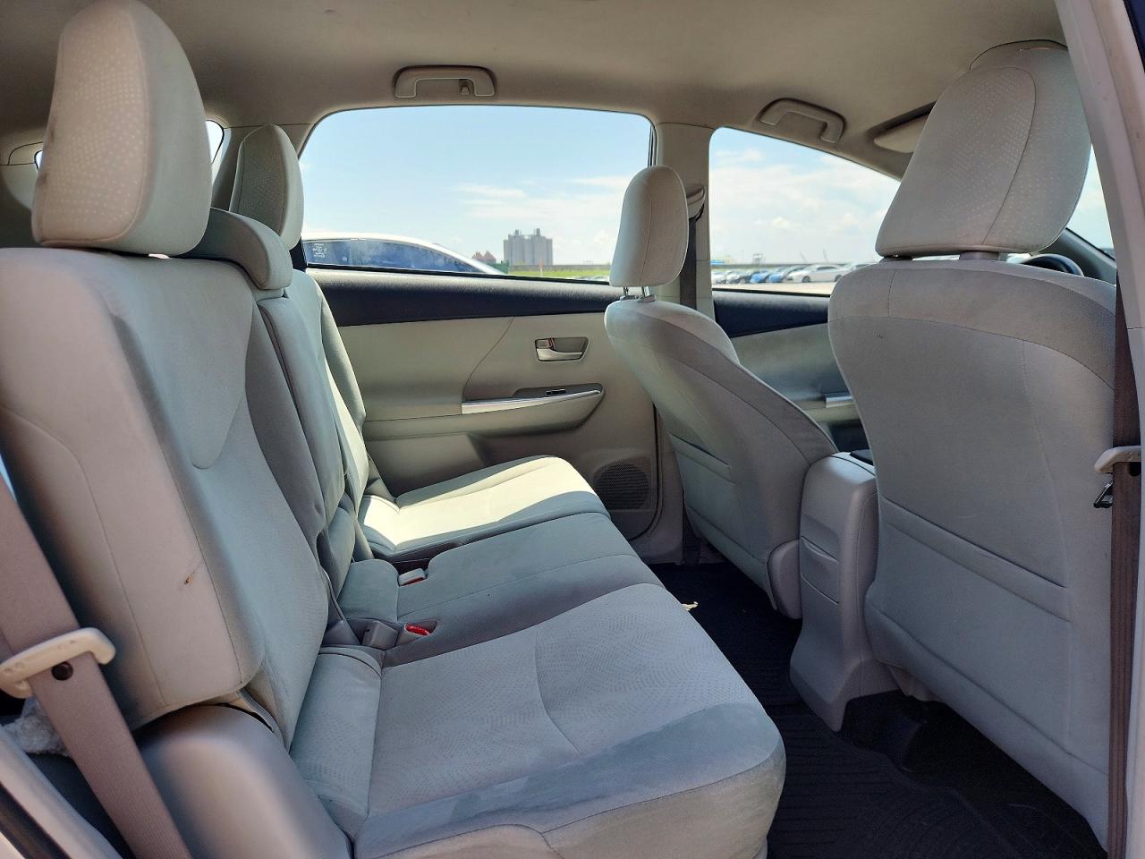 2012 Toyota Prius V Three Silver vin: JTDZN3EU2C3033557