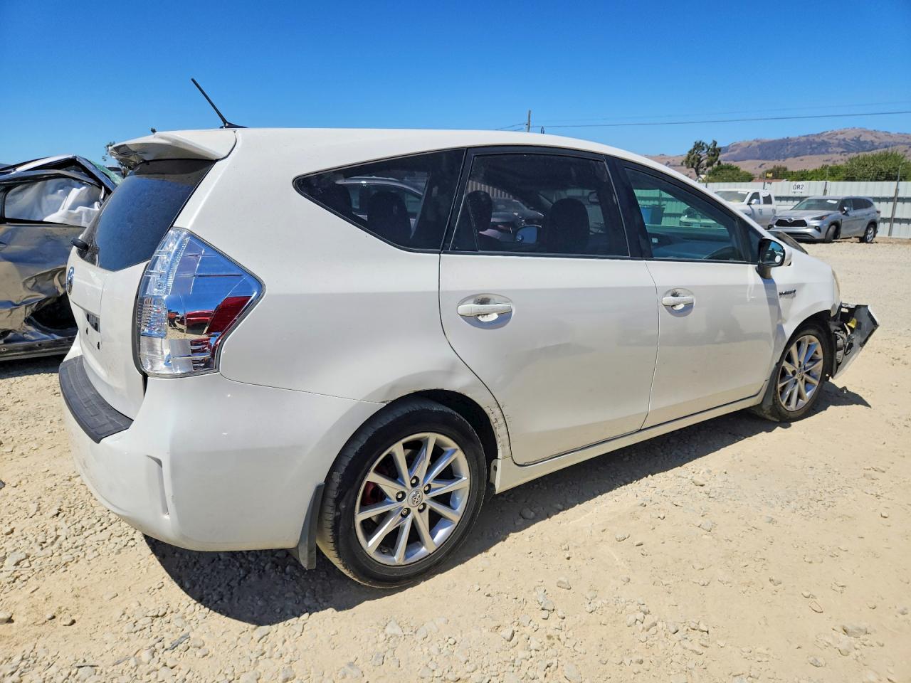2012 Toyota Prius V Two White vin: JTDZN3EU2C3041920