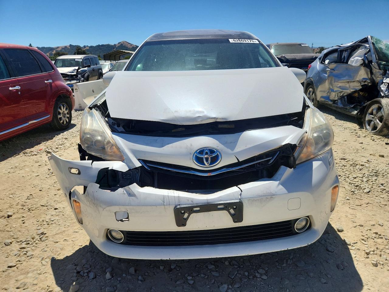 2012 Toyota Prius V Two White vin: JTDZN3EU2C3041920