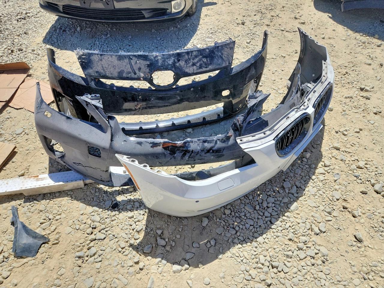 2012 Toyota Prius V Two White vin: JTDZN3EU2C3041920