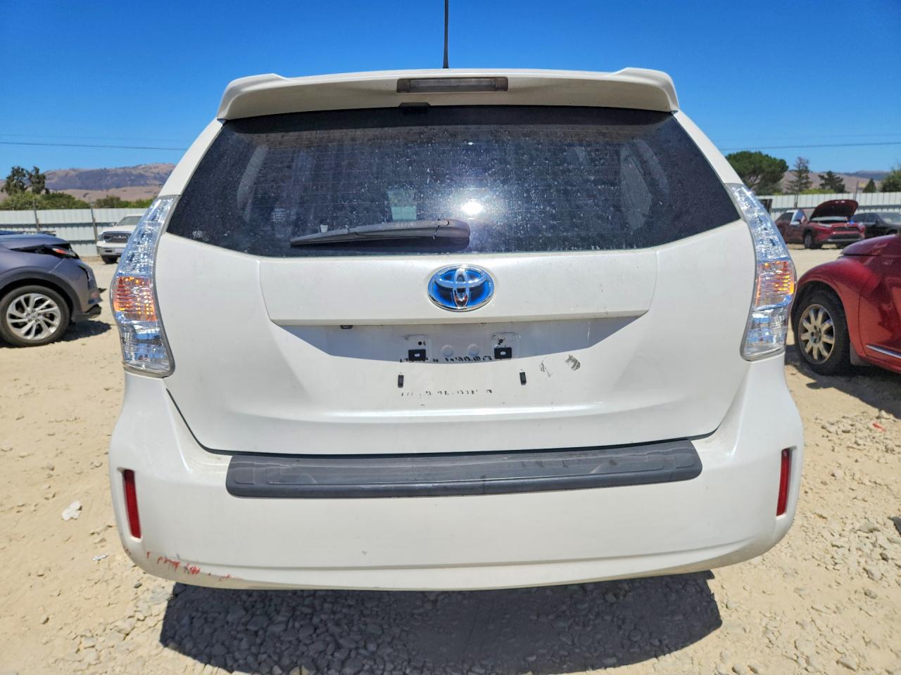 2012 Toyota Prius V Two White vin: JTDZN3EU2C3041920