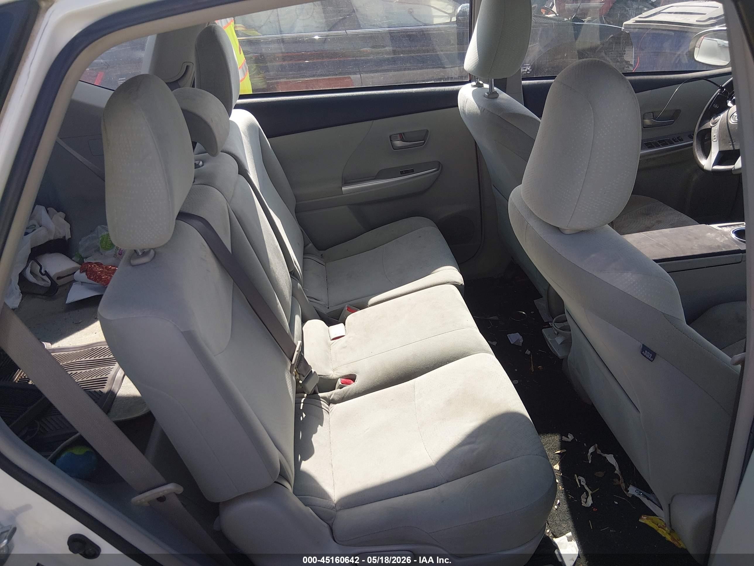2012 Toyota Prius V Three White vin: JTDZN3EU2C3043568