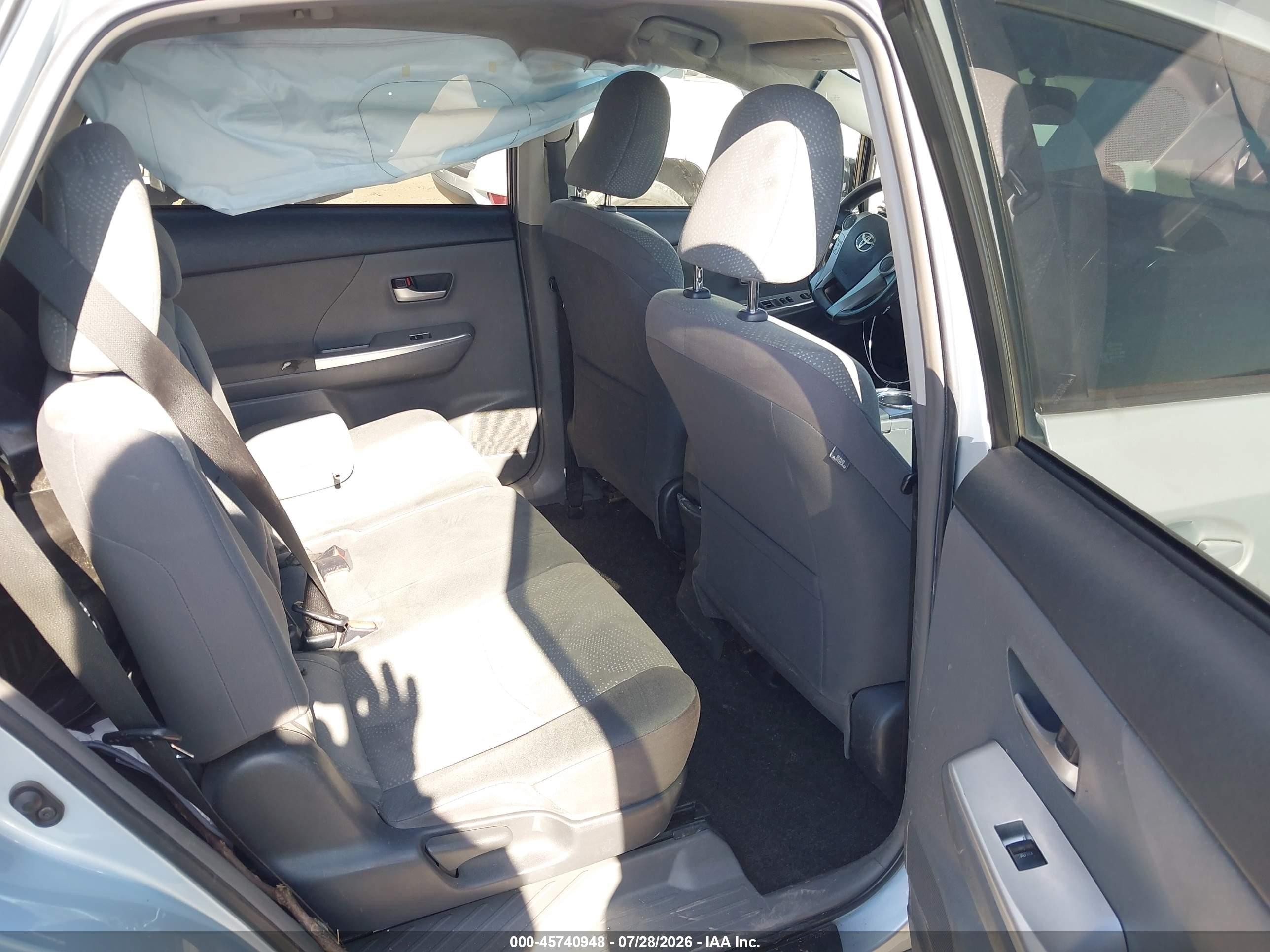 2012 Toyota Prius V Two Silver vin: JTDZN3EU2C3072147