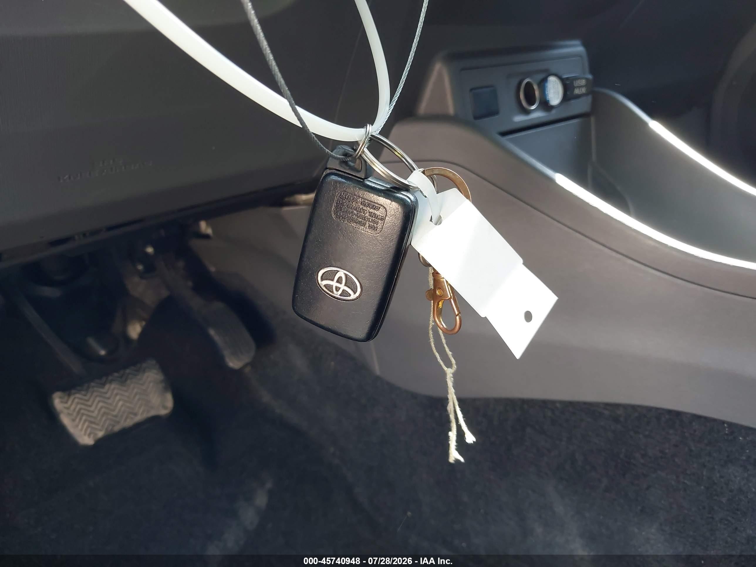2012 Toyota Prius V Two Silver vin: JTDZN3EU2C3072147