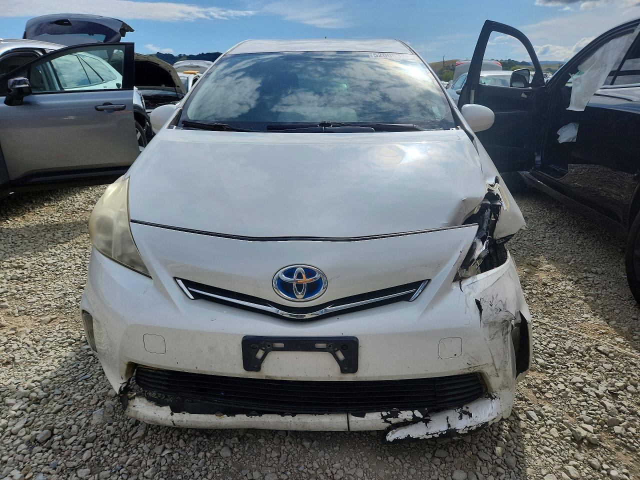 2012 Toyota Prius V Three White vin: JTDZN3EU2C3136462