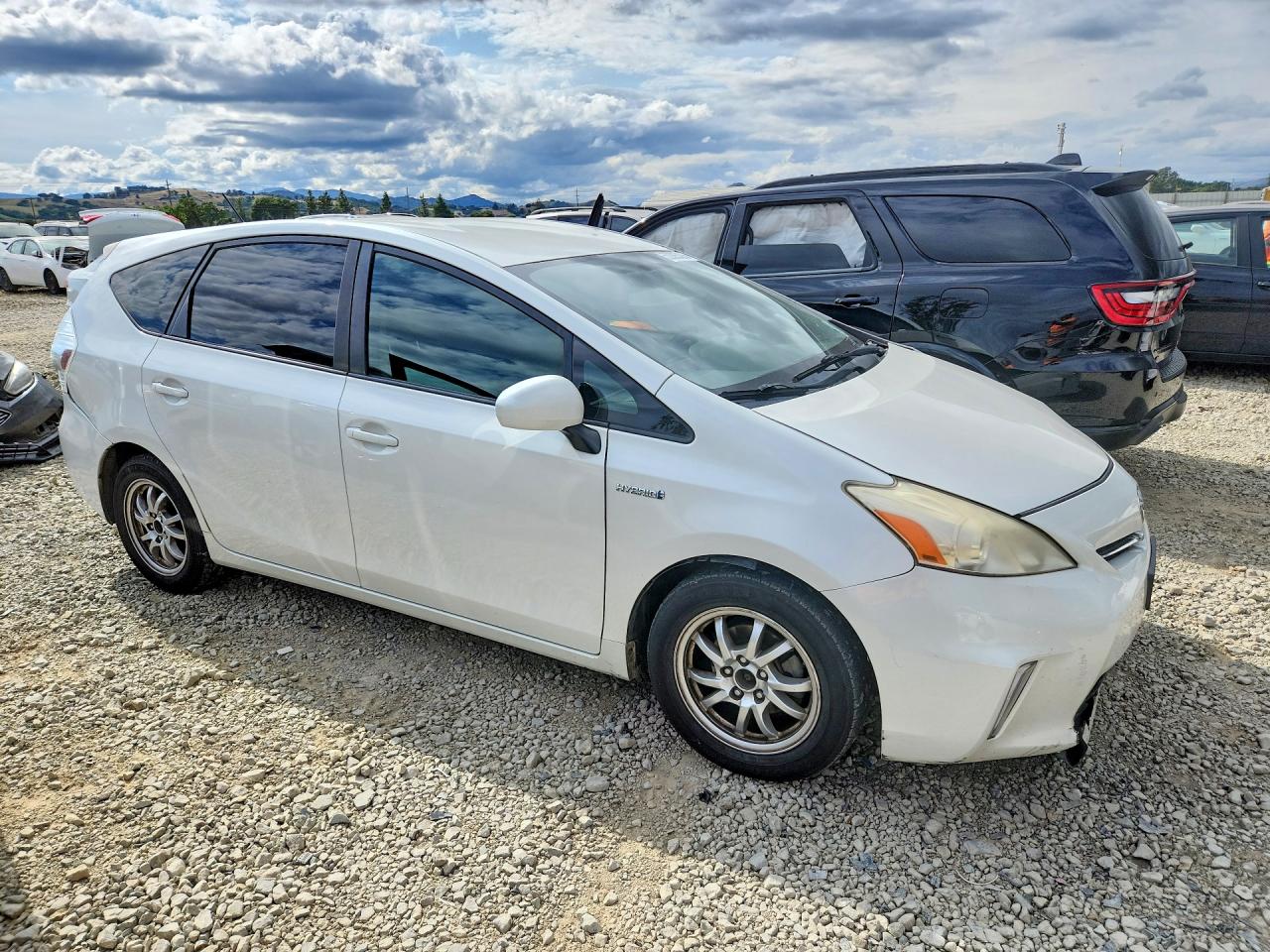 2012 Toyota Prius V Three White vin: JTDZN3EU2C3136462