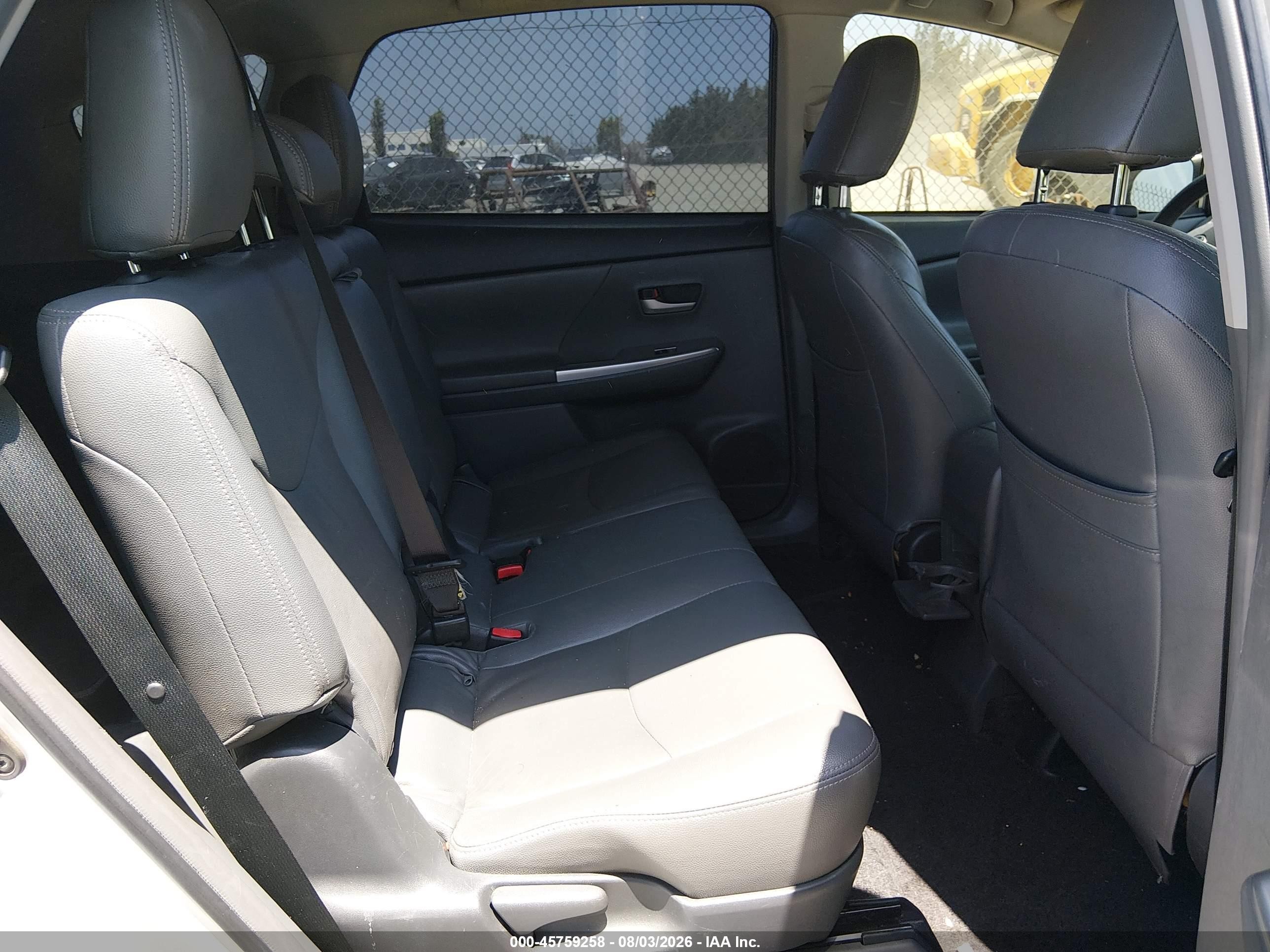 2012 Toyota Prius V Three Silver vin: JTDZN3EU2C3149003