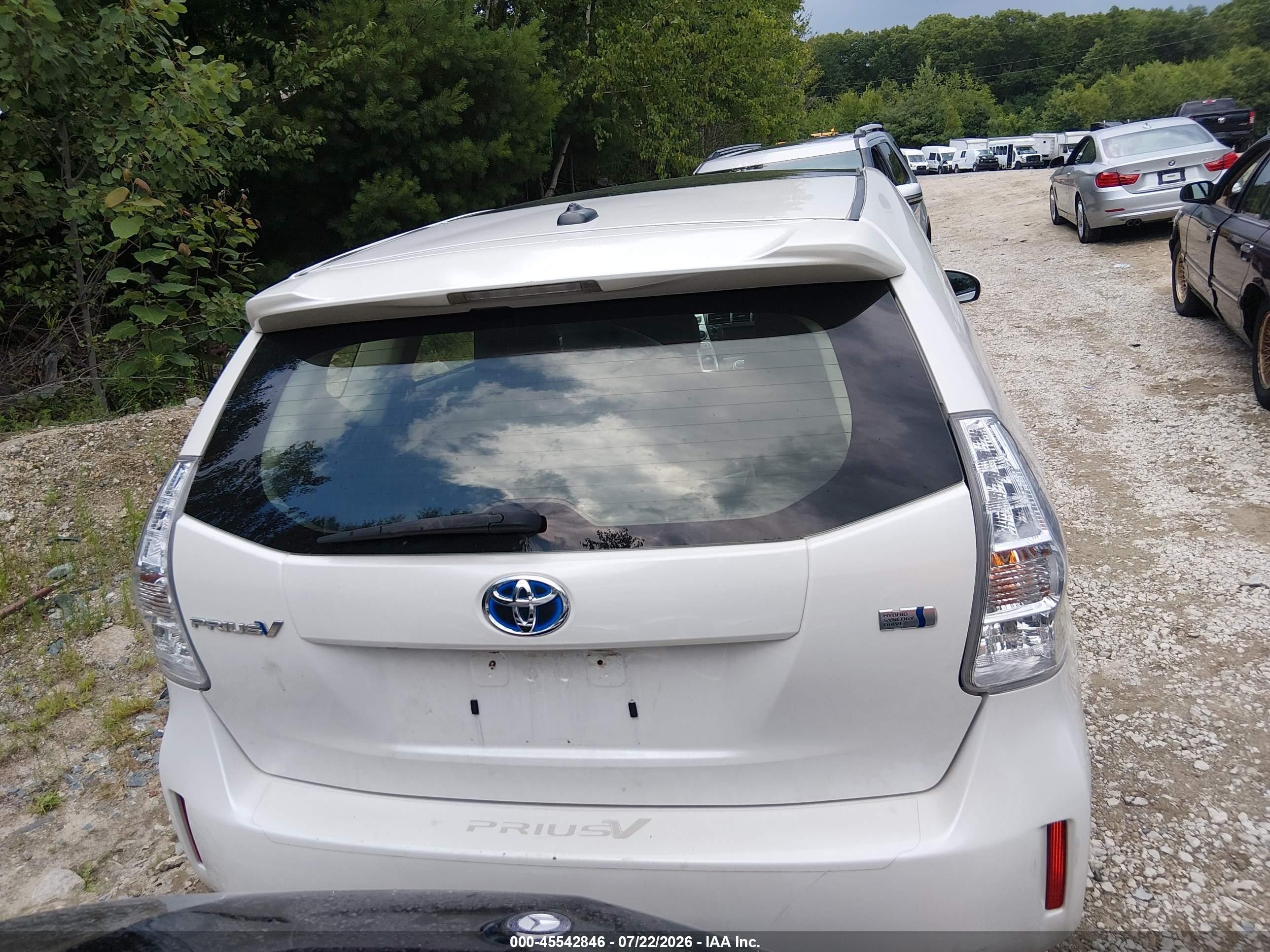 2012 Toyota Prius V Five White vin: JTDZN3EU2C3149504