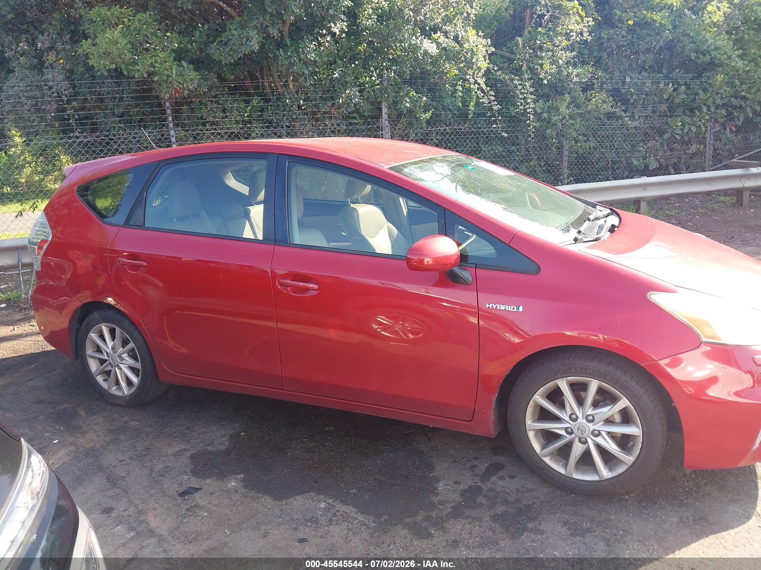 2013 Toyota Prius V Five Red vin: JTDZN3EU2D3196954