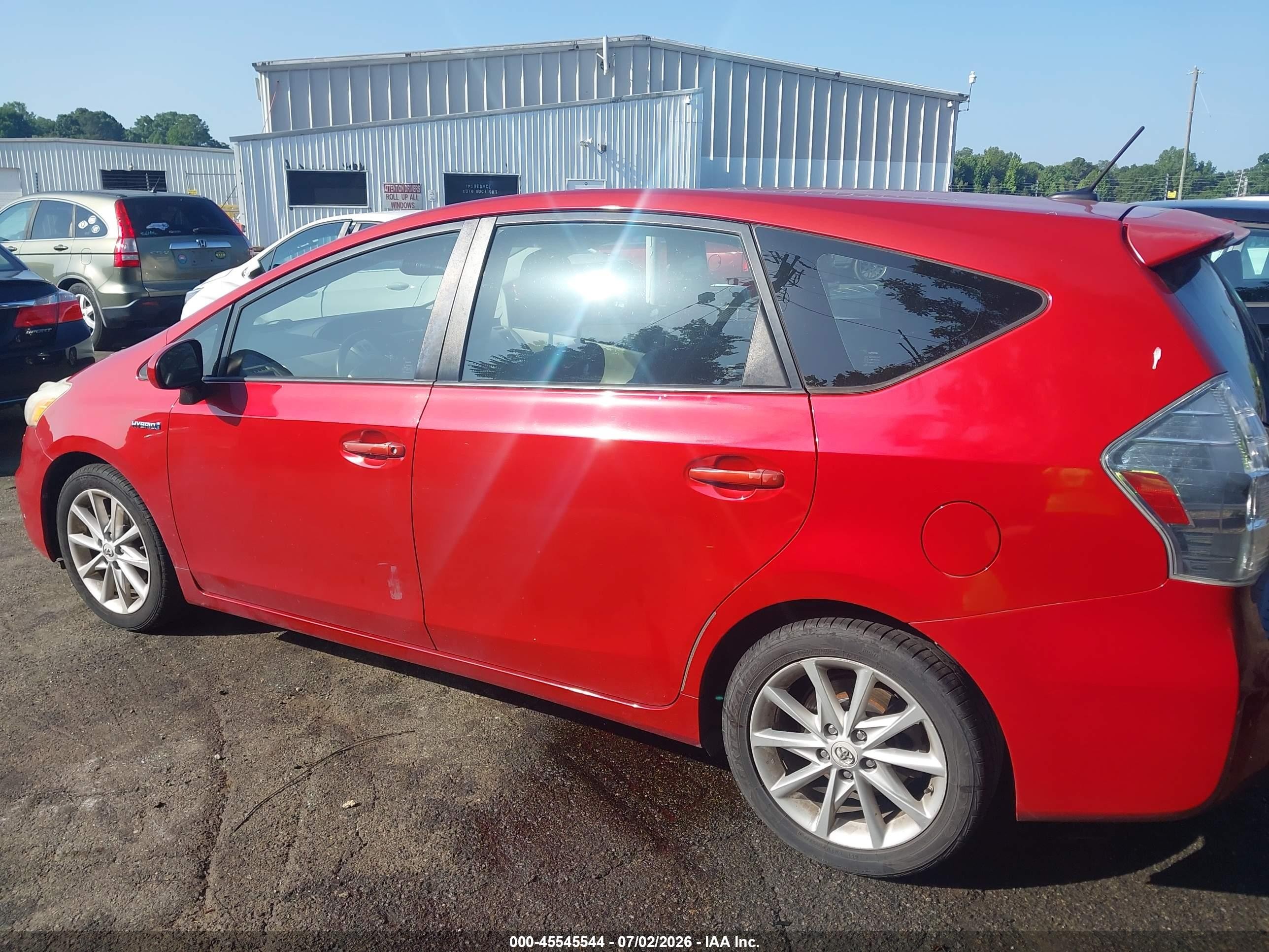 2013 Toyota Prius V Five Red vin: JTDZN3EU2D3196954
