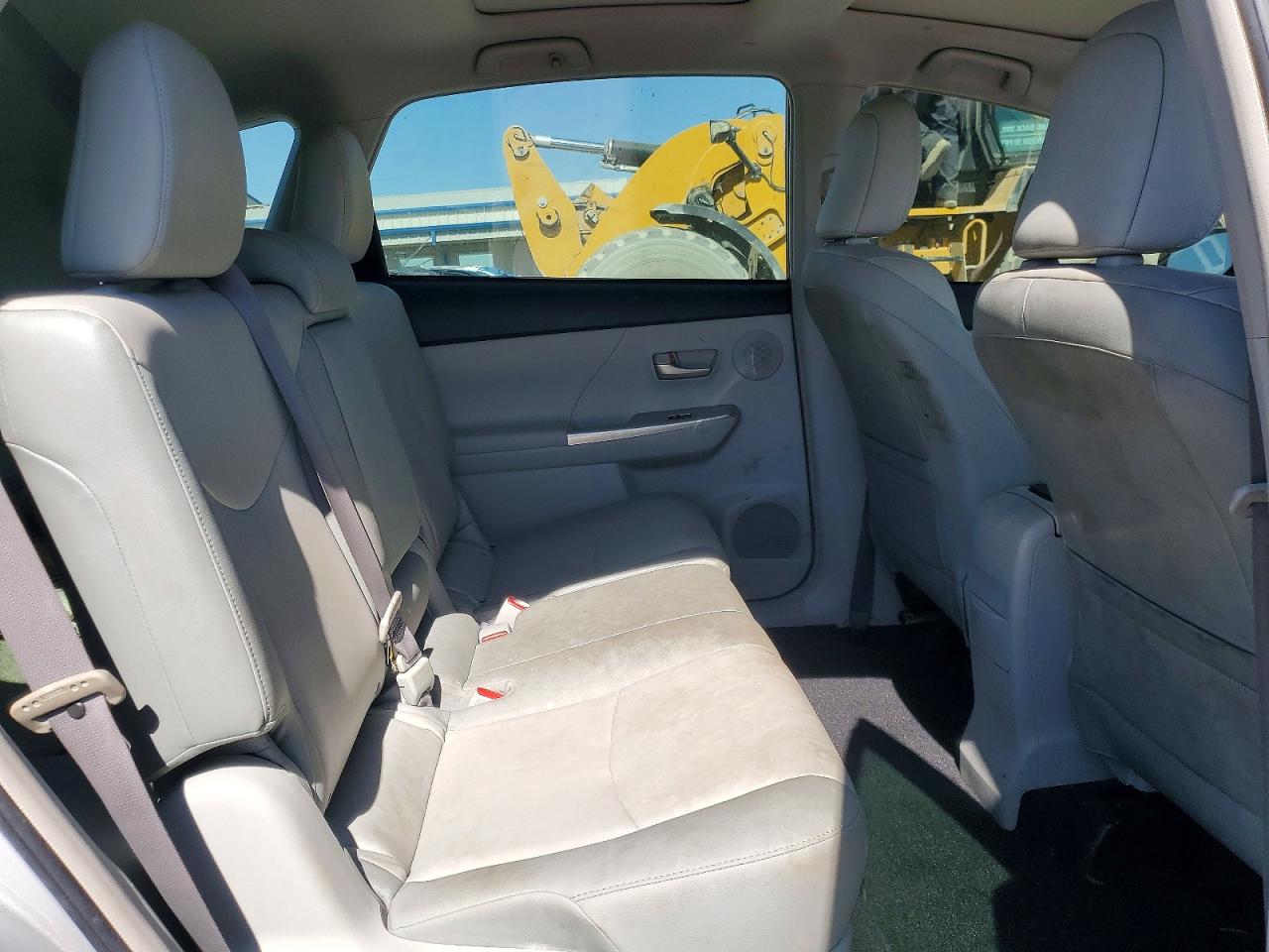 2013 Toyota Prius V Five Silver vin: JTDZN3EU2D3200615