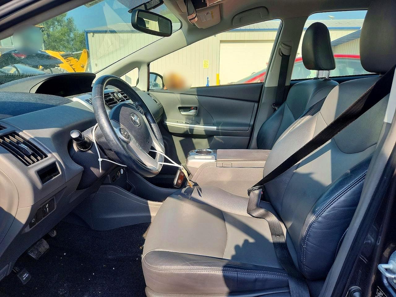 2013 Toyota Prius V Five Silver vin: JTDZN3EU2D3285634