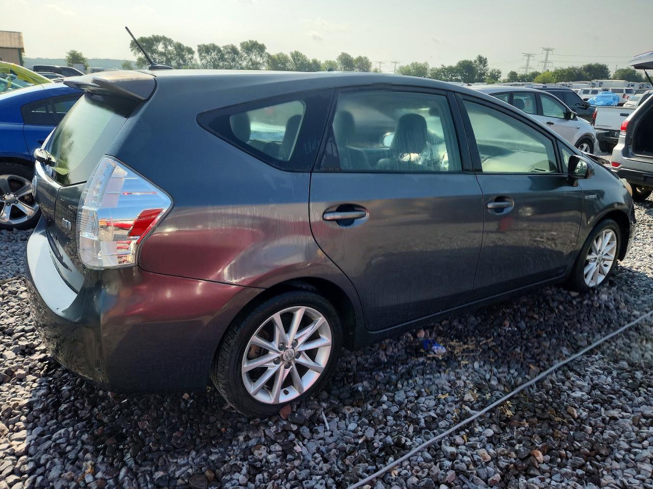 2013 Toyota Prius V Five Silver vin: JTDZN3EU2D3285634