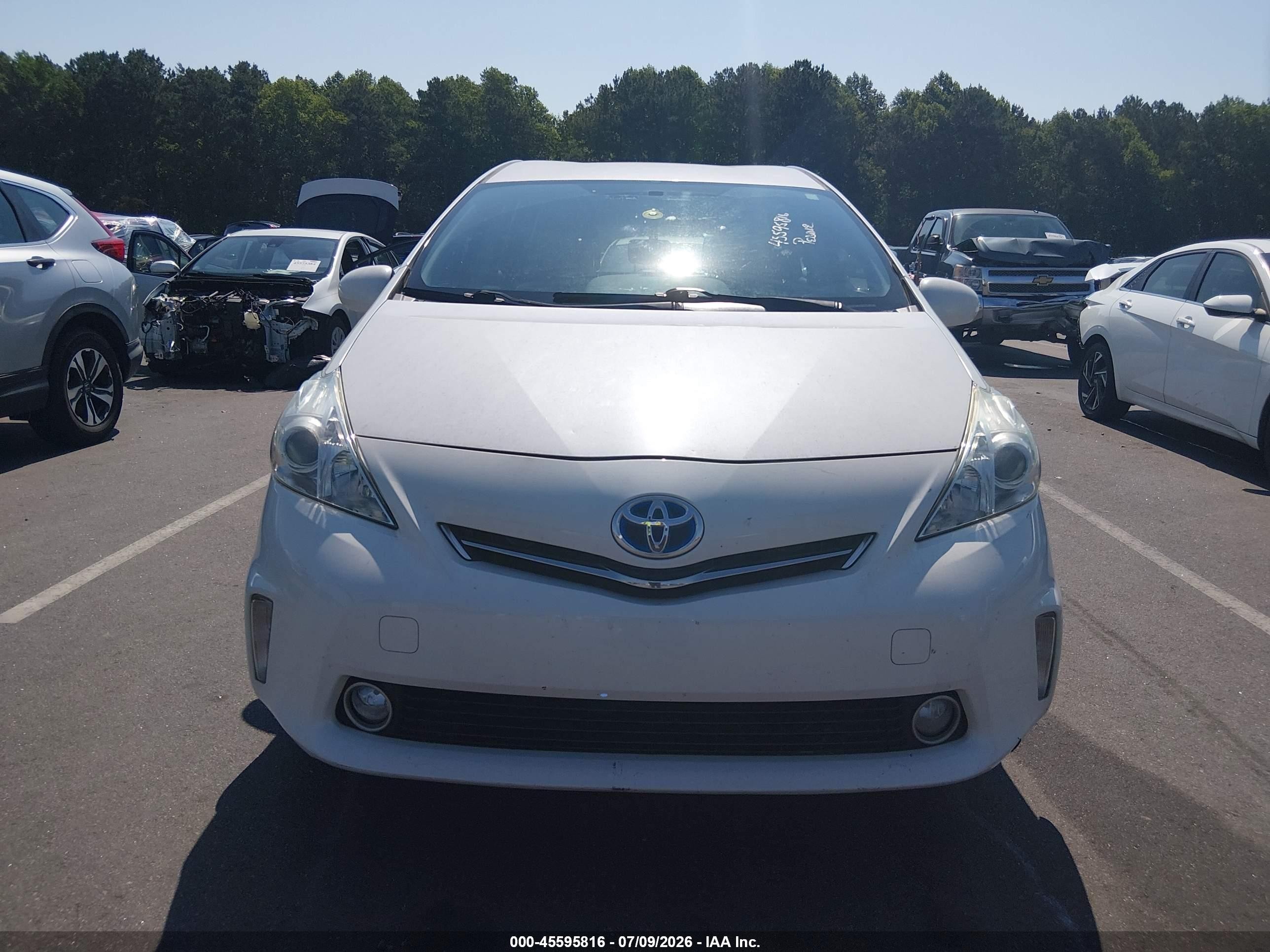 2013 Toyota Prius V Two White vin: JTDZN3EU2D3286167