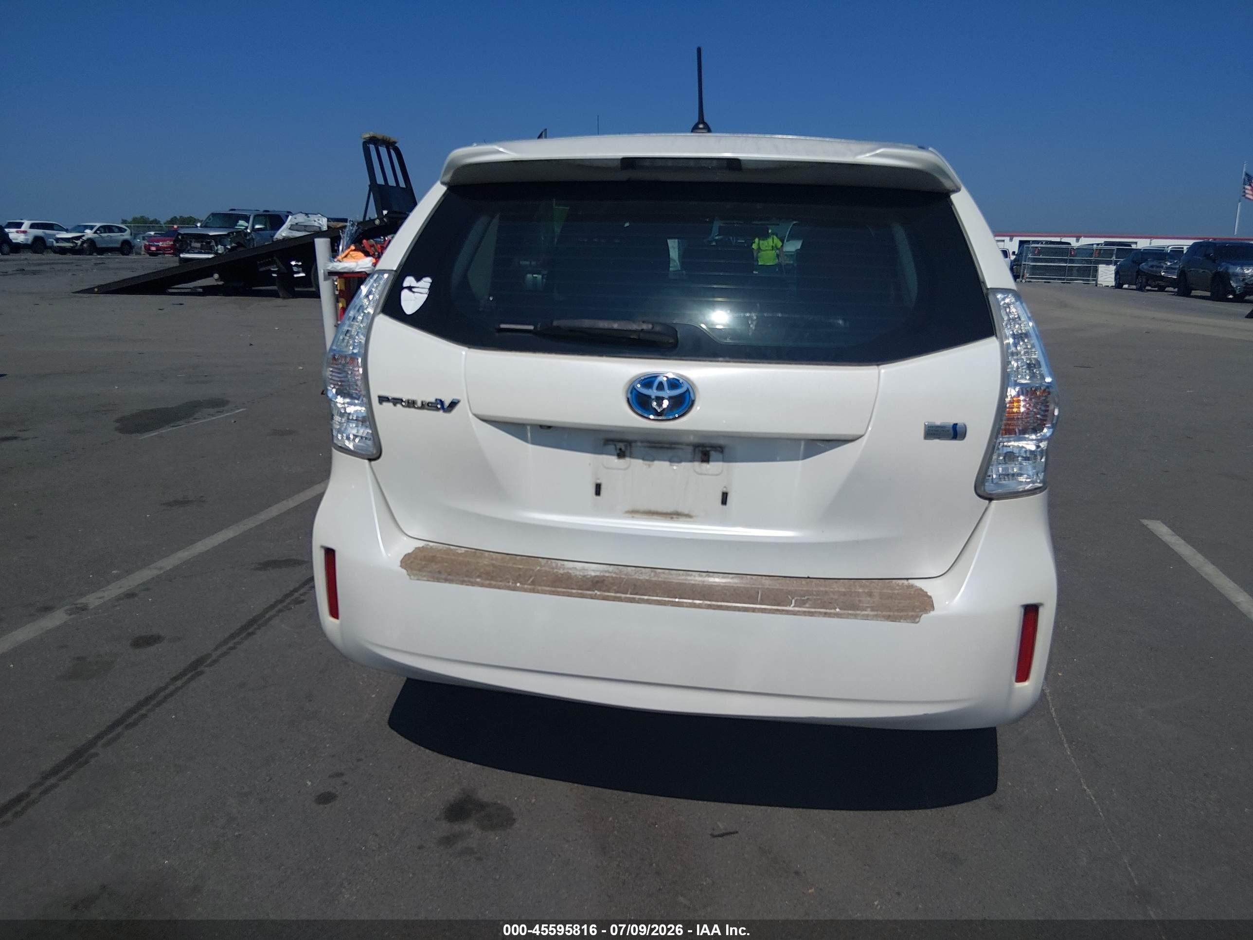 2013 Toyota Prius V Two White vin: JTDZN3EU2D3286167