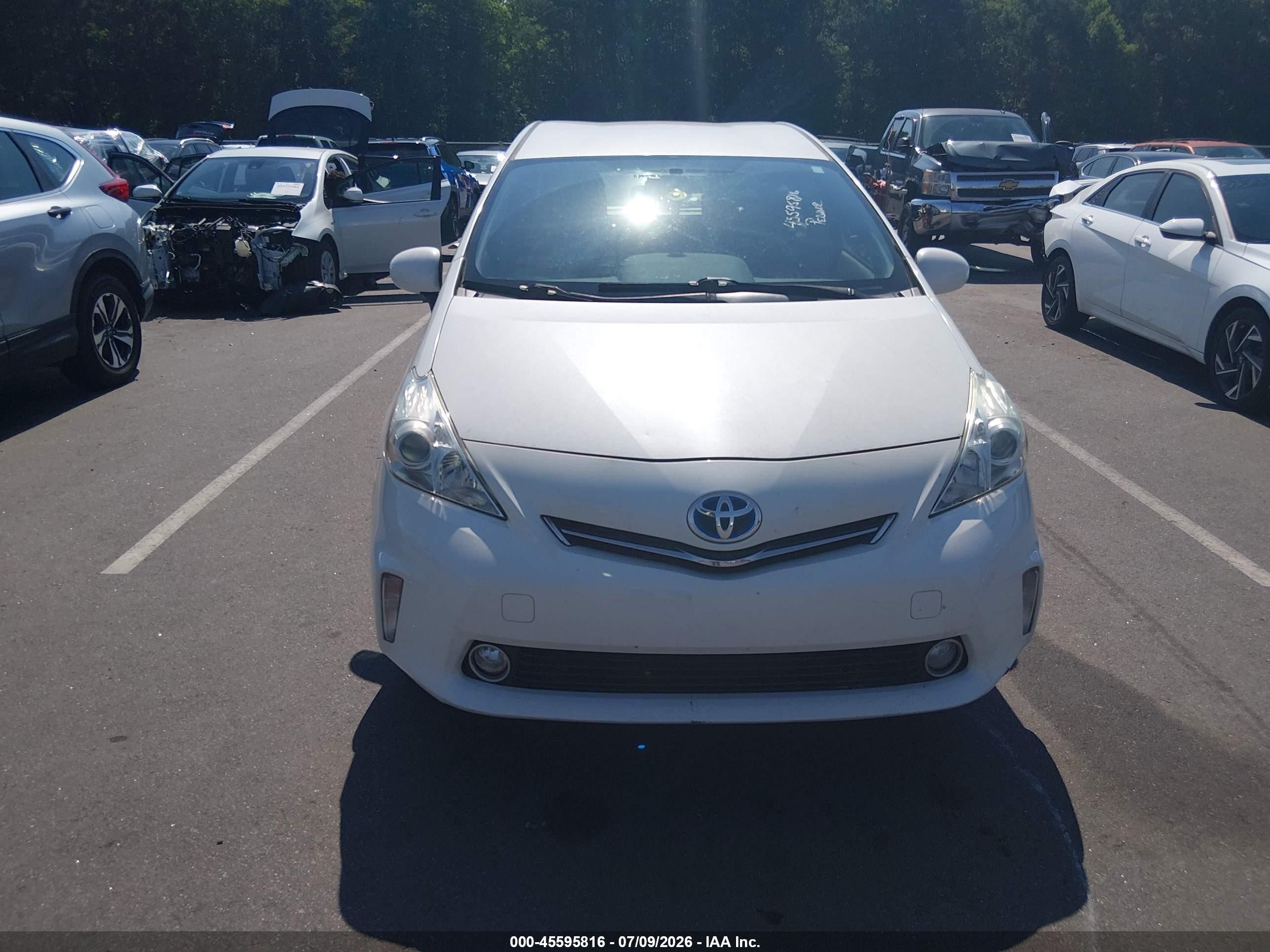 2013 Toyota Prius V Two White vin: JTDZN3EU2D3286167