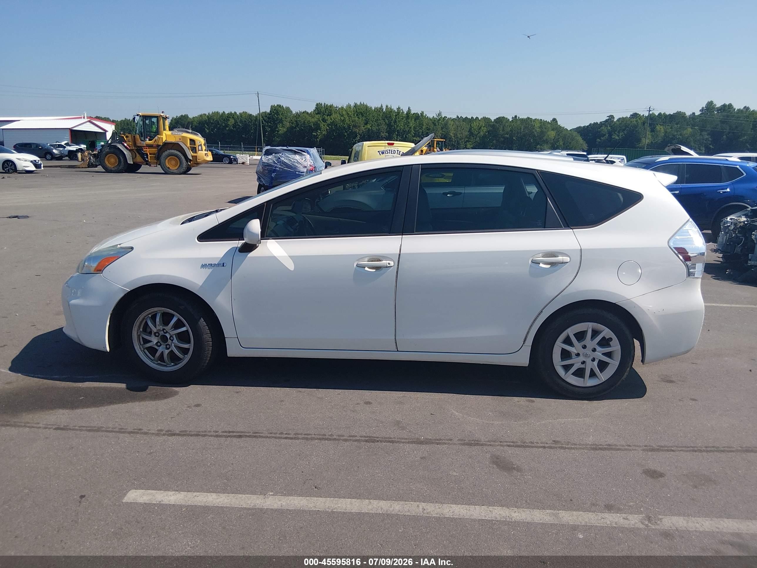 2013 Toyota Prius V Two White vin: JTDZN3EU2D3286167