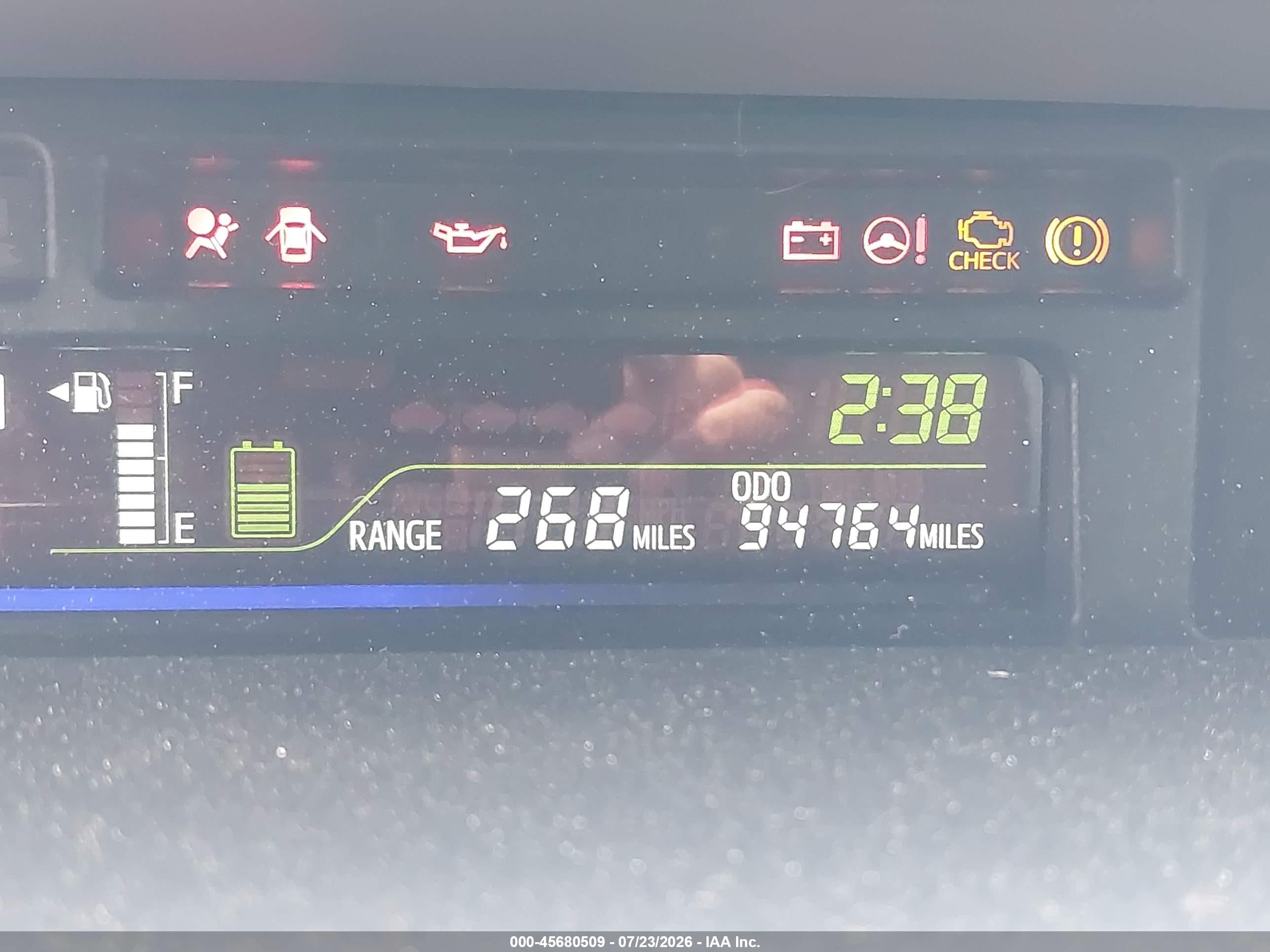 2014 Toyota Prius V Three Серебряный vin: JTDZN3EU2E3325535