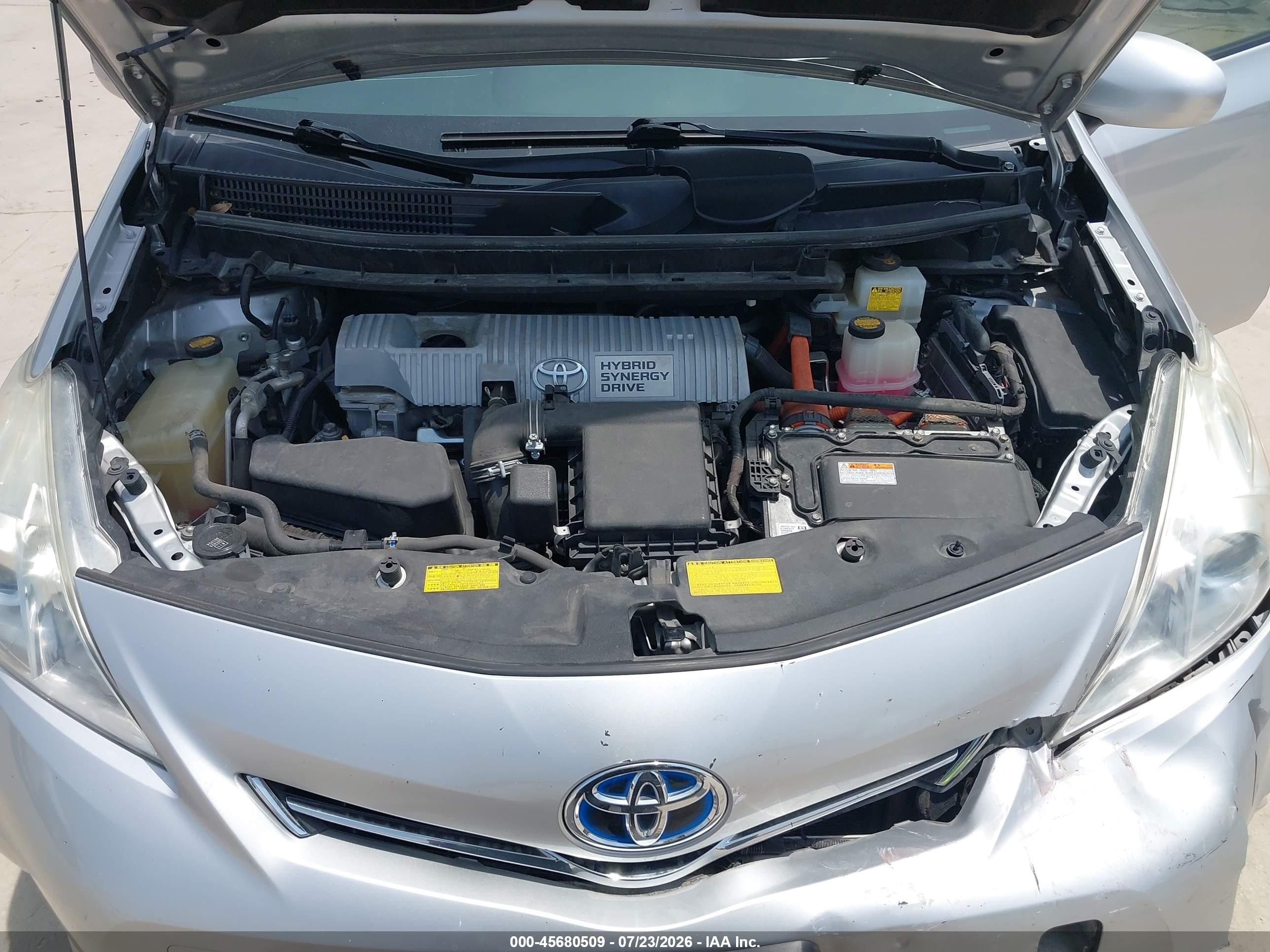 2014 Toyota Prius V Three Серебряный vin: JTDZN3EU2E3325535