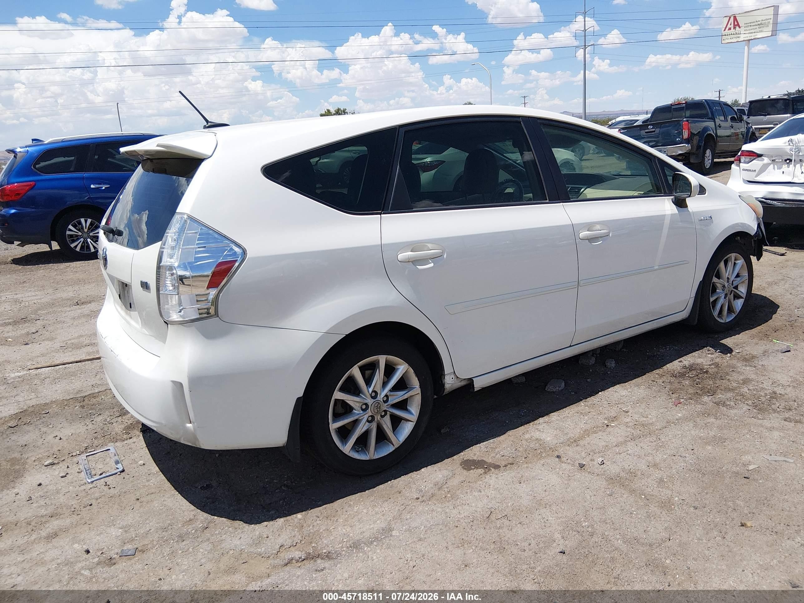 2014 Toyota Prius V Five White vin: JTDZN3EU2E3334462