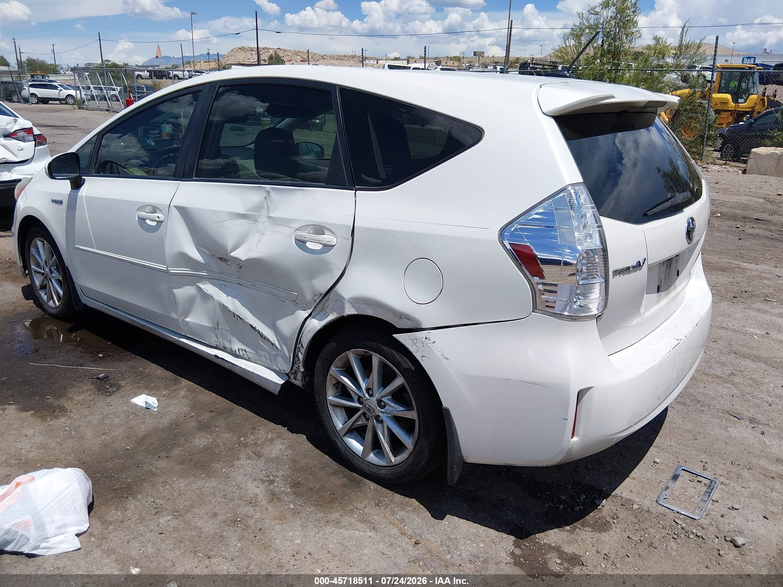 2014 Toyota Prius V Five White vin: JTDZN3EU2E3334462