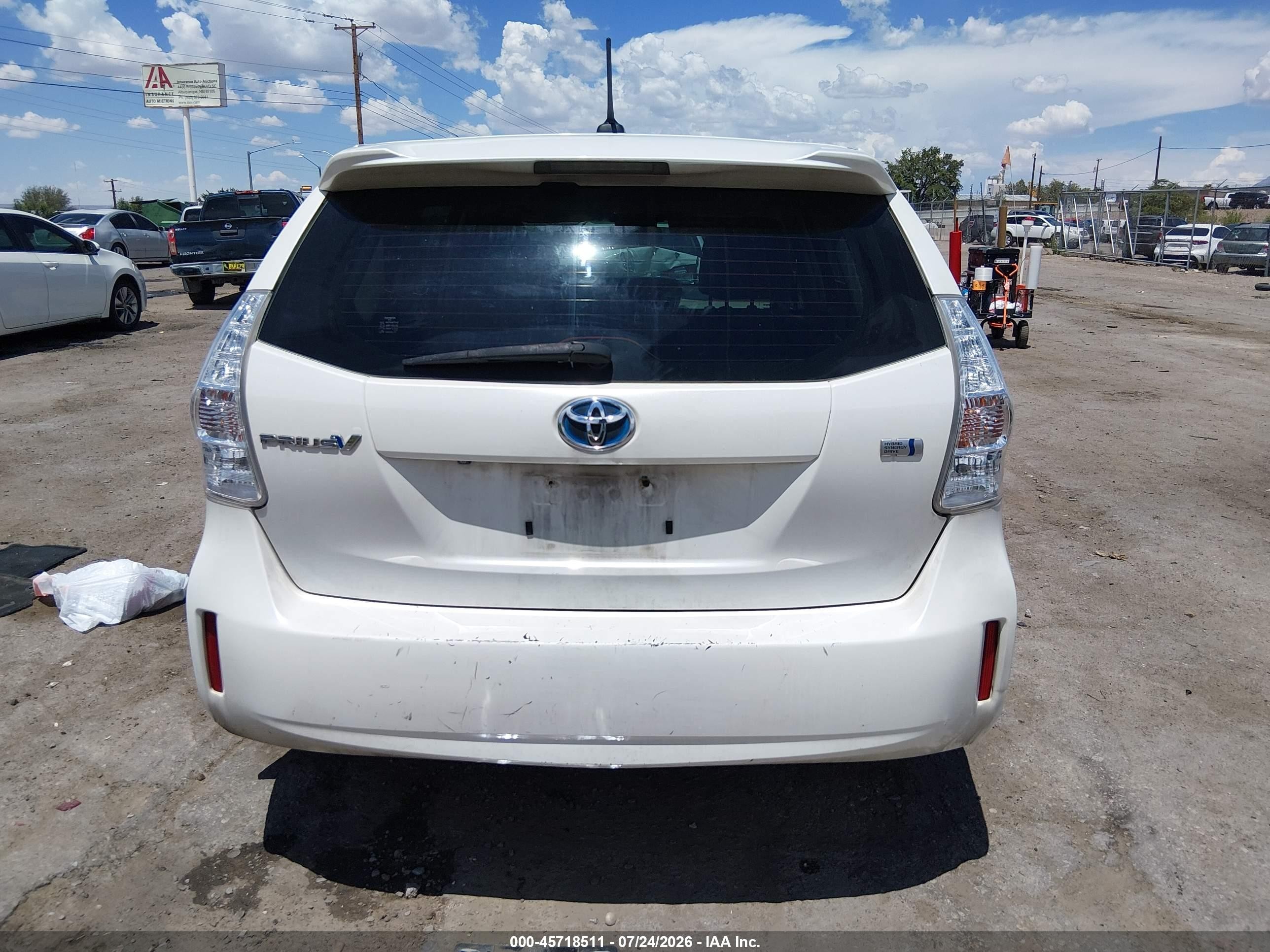 2014 Toyota Prius V Five White vin: JTDZN3EU2E3334462